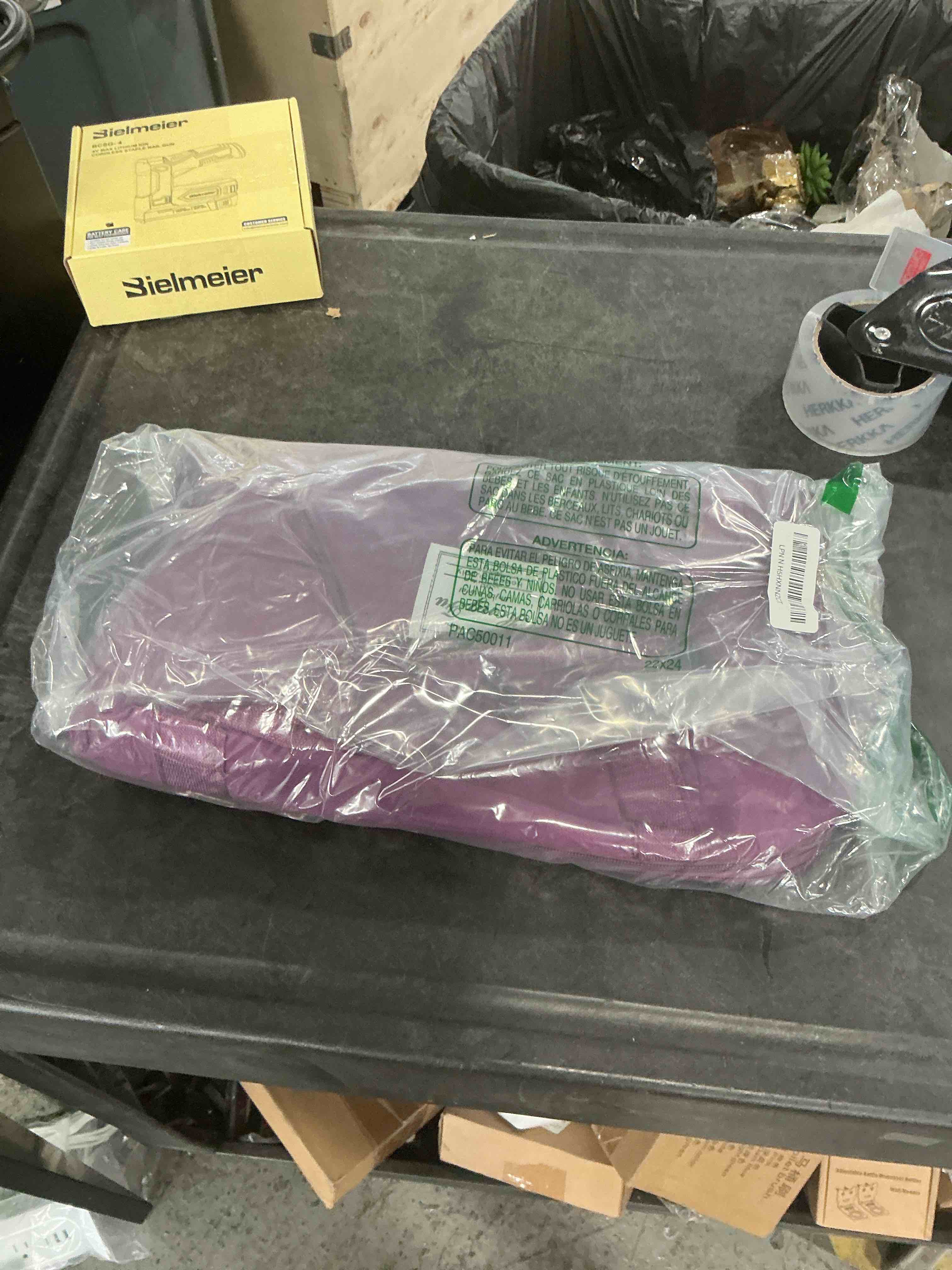 https://s3.amazonaws.com/lotting-images-prod/NonstopDeals/GRA3507091_1761143579644.jpeg