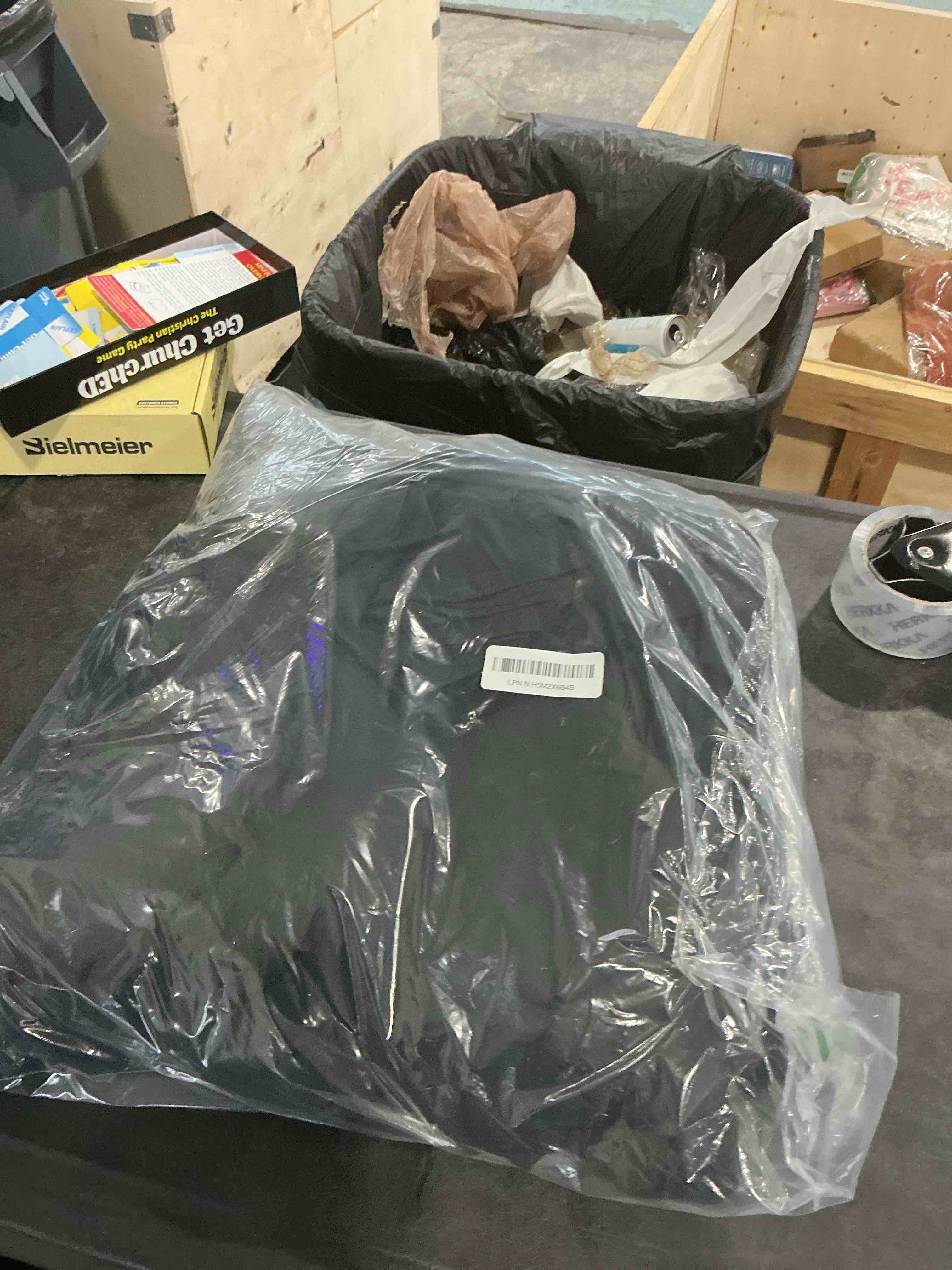 https://s3.amazonaws.com/lotting-images-prod/NonstopDeals/GRA3507127_1761149320945.jpeg