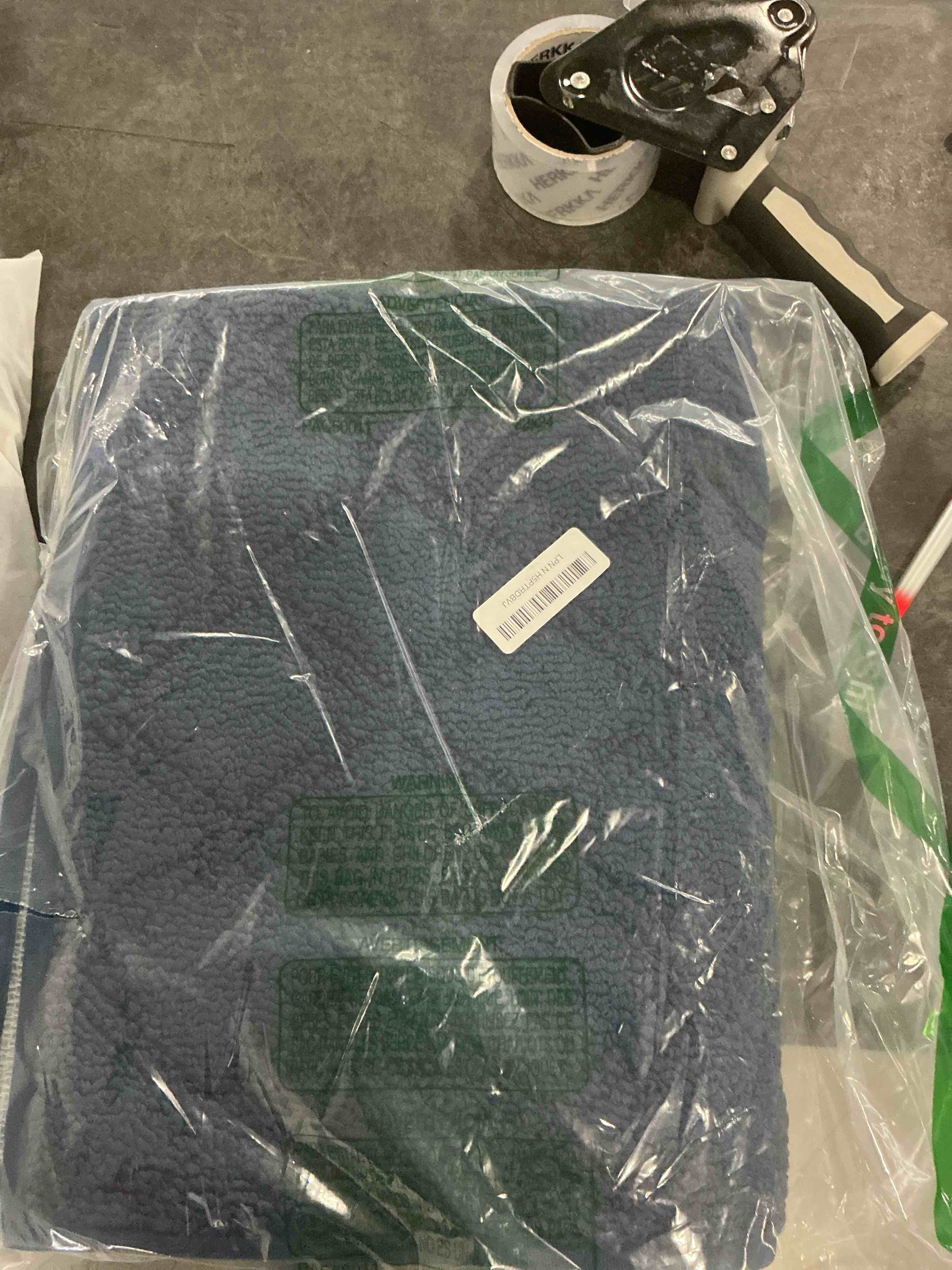 https://s3.amazonaws.com/lotting-images-prod/NonstopDeals/GRA3507148_1761151981366.jpeg