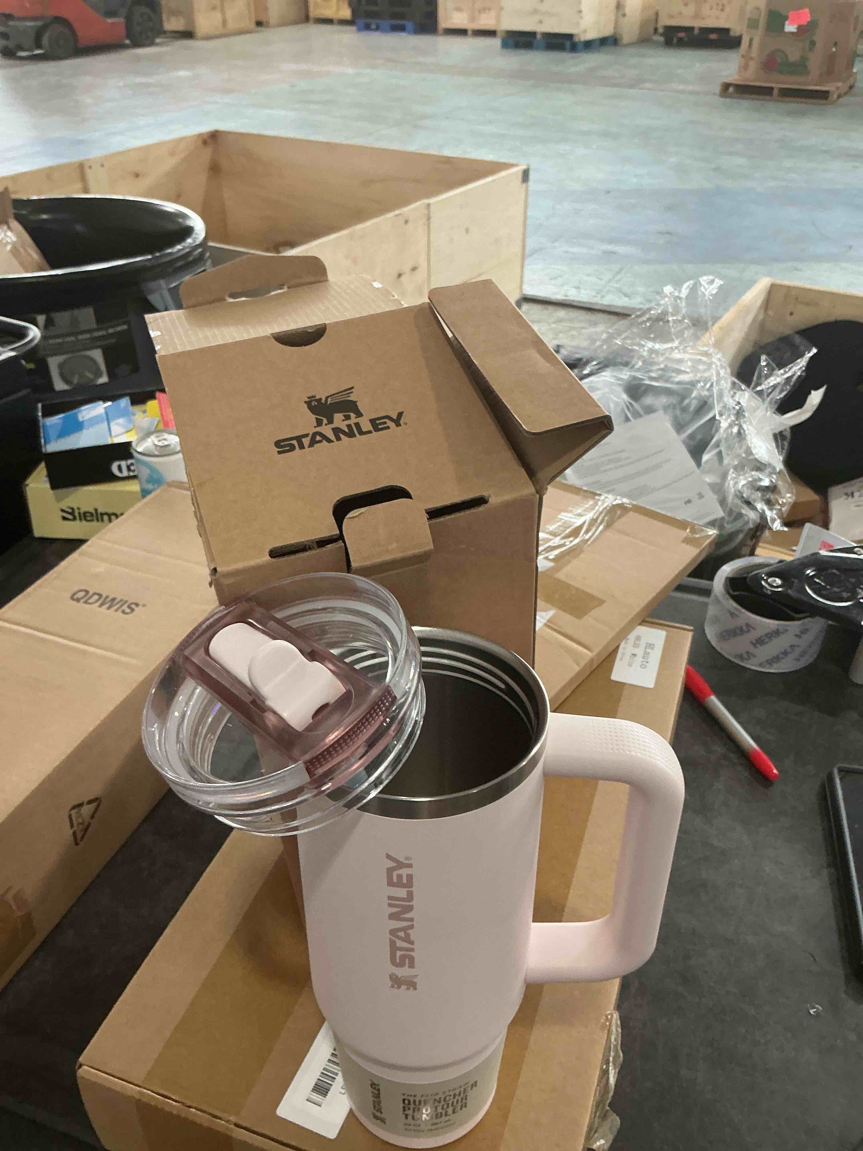 https://s3.amazonaws.com/lotting-images-prod/NonstopDeals/GRA3507165_1761154810659.jpeg