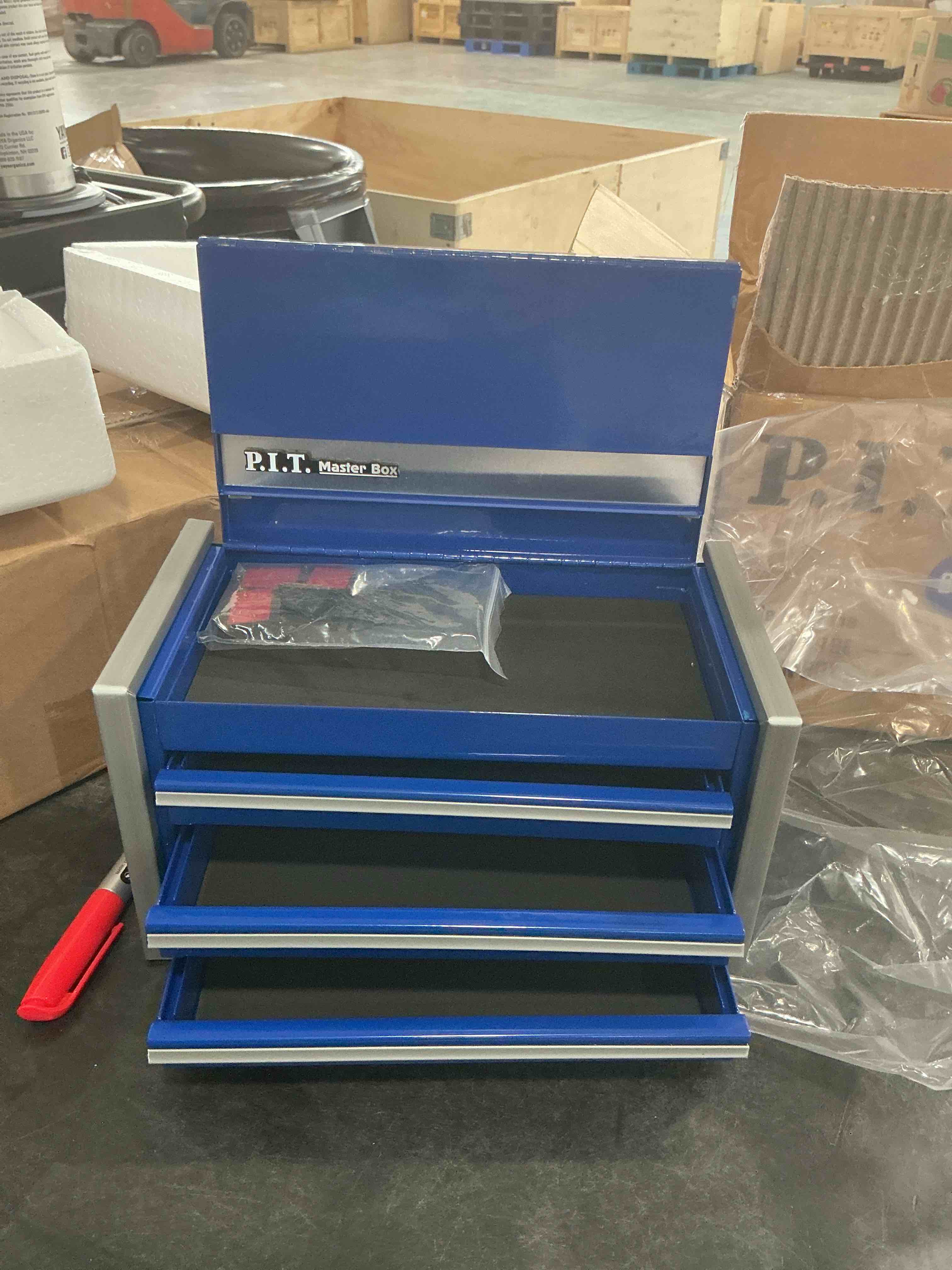 https://s3.amazonaws.com/lotting-images-prod/NonstopDeals/GRA3507171_1761155528791.jpeg