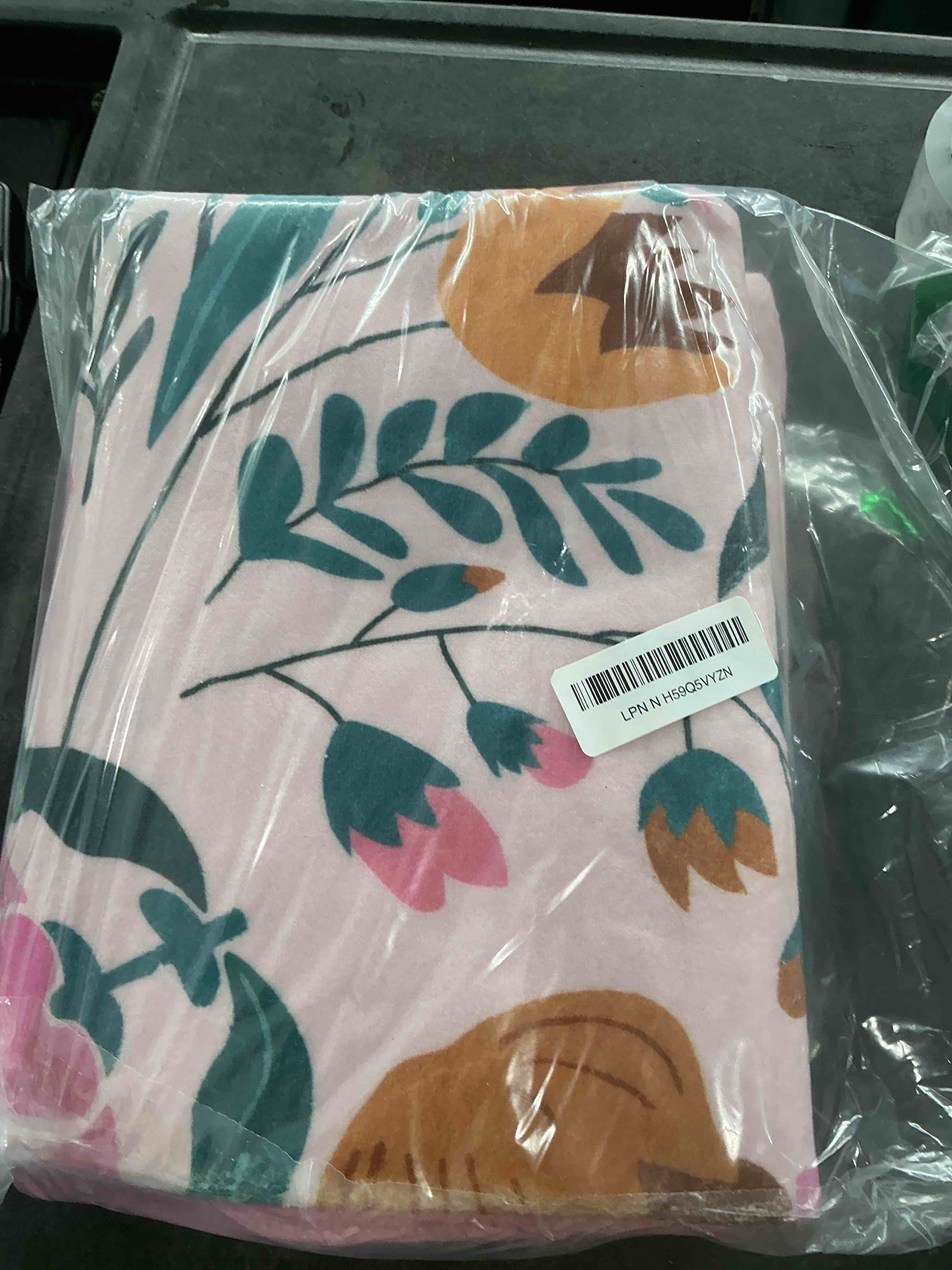 https://s3.amazonaws.com/lotting-images-prod/NonstopDeals/GRA3507211_1761164047027.jpeg