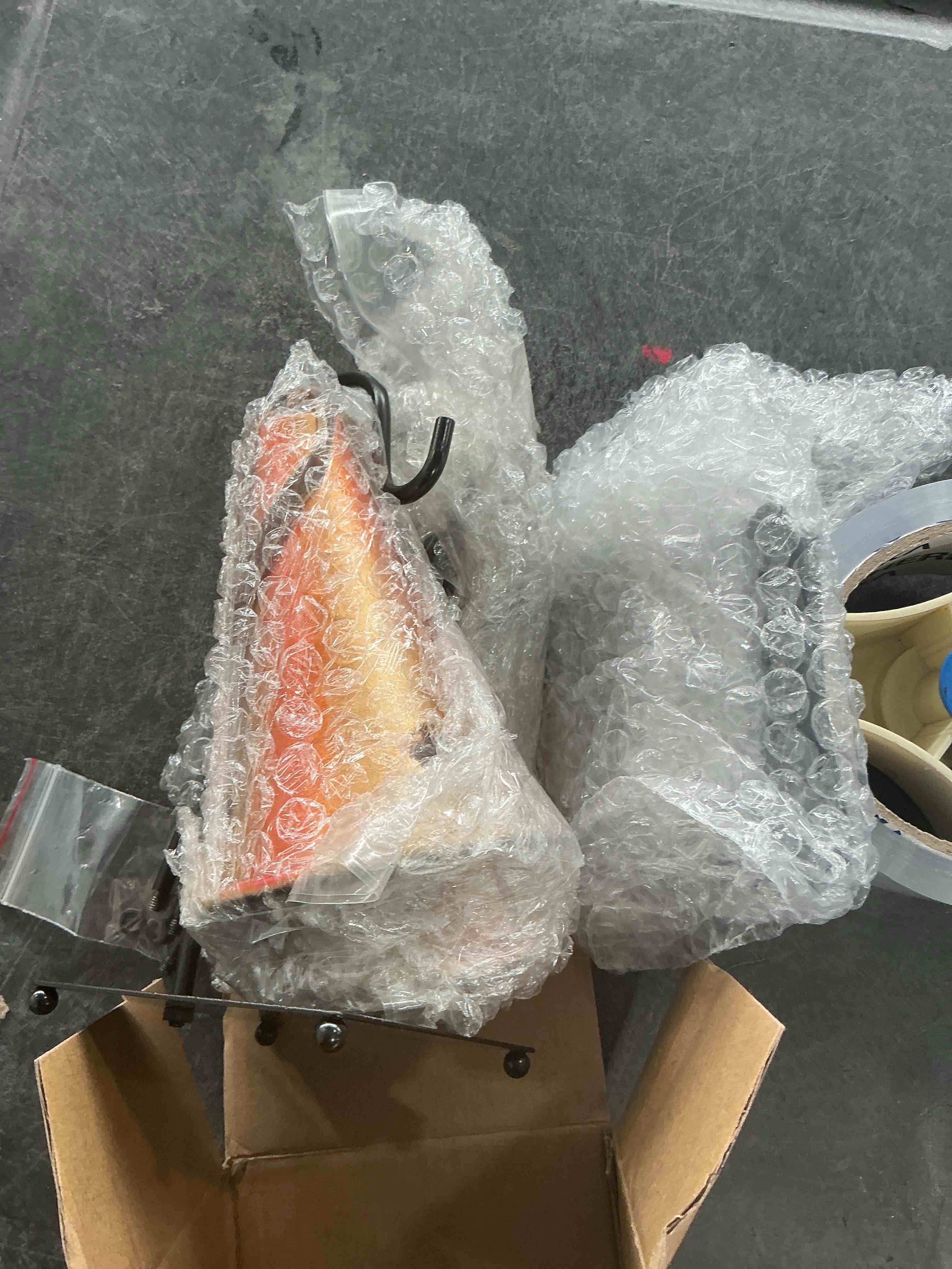 https://s3.amazonaws.com/lotting-images-prod/NonstopDeals/GRA3507216_1761164499418.jpeg
