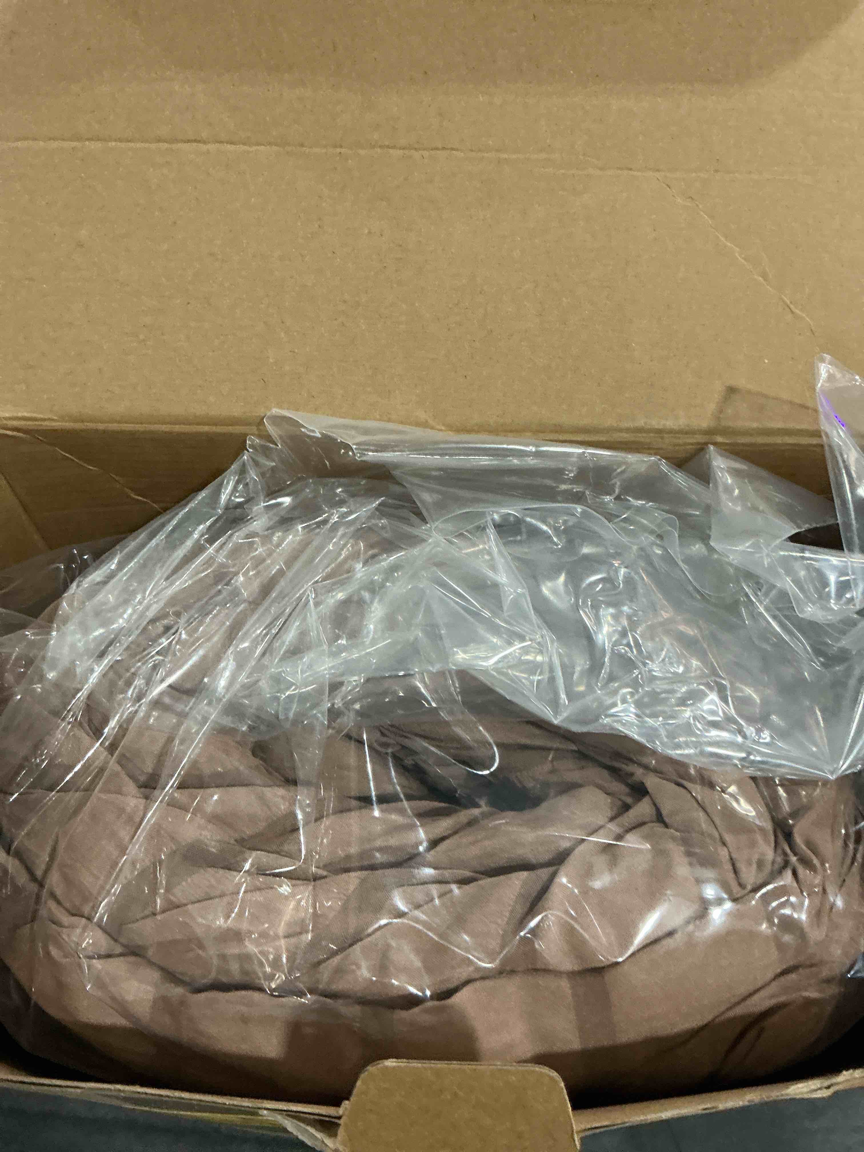 https://s3.amazonaws.com/lotting-images-prod/NonstopDeals/GRA3507246_1761173136340.jpeg