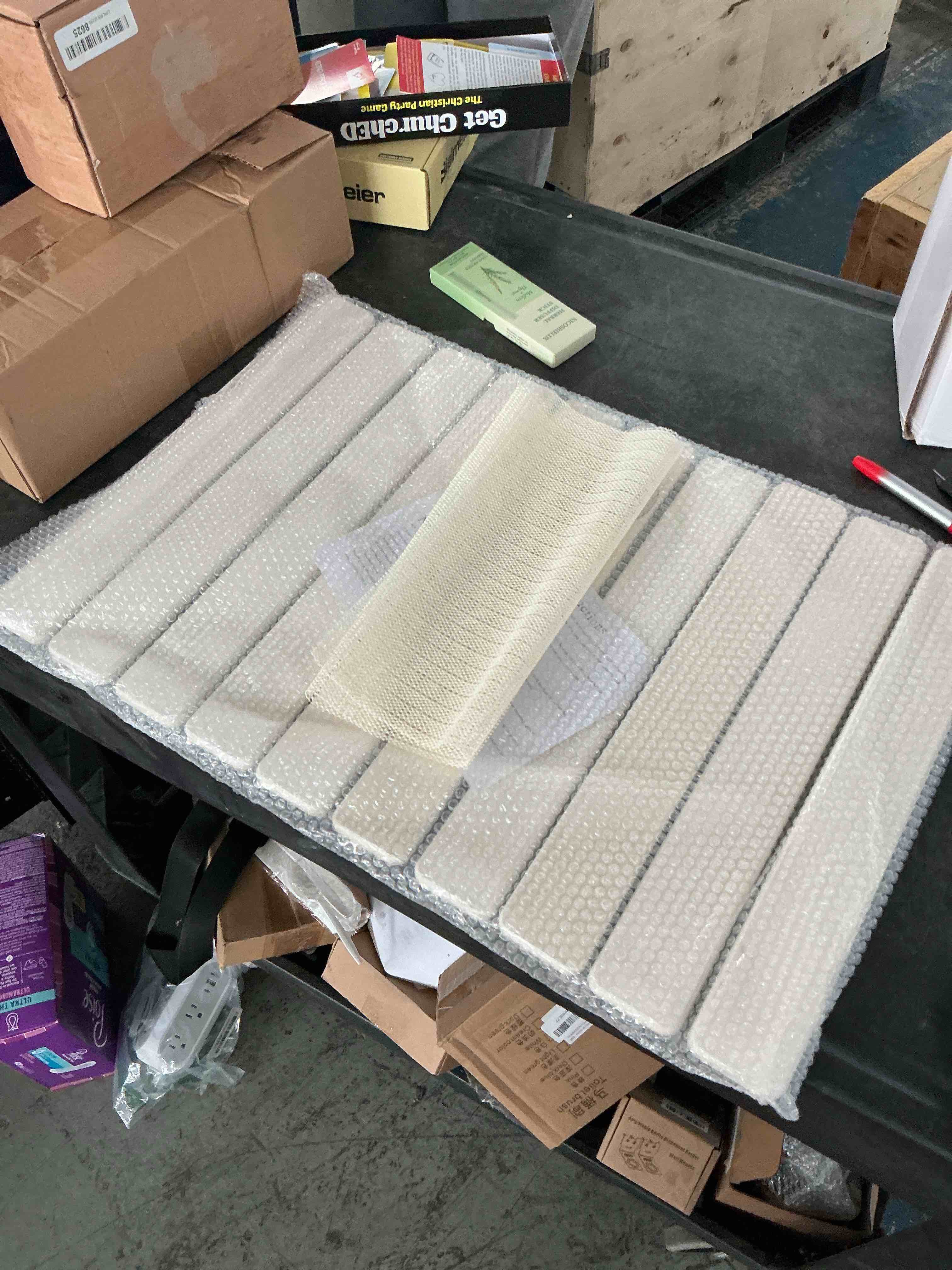 https://s3.amazonaws.com/lotting-images-prod/NonstopDeals/GRA3507288_1761231373065.jpeg