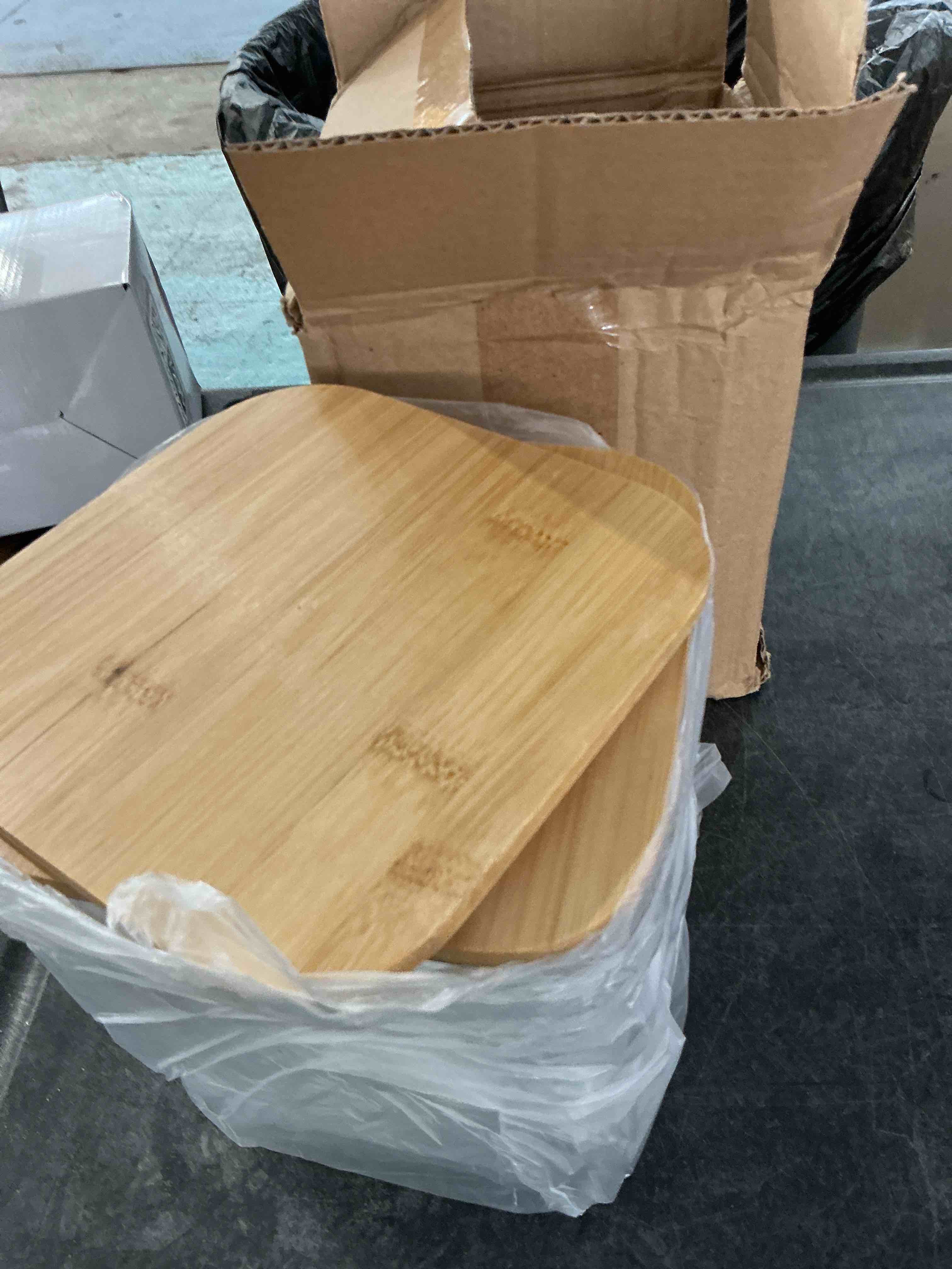 https://s3.amazonaws.com/lotting-images-prod/NonstopDeals/GRA3507306_1761233766014.jpeg