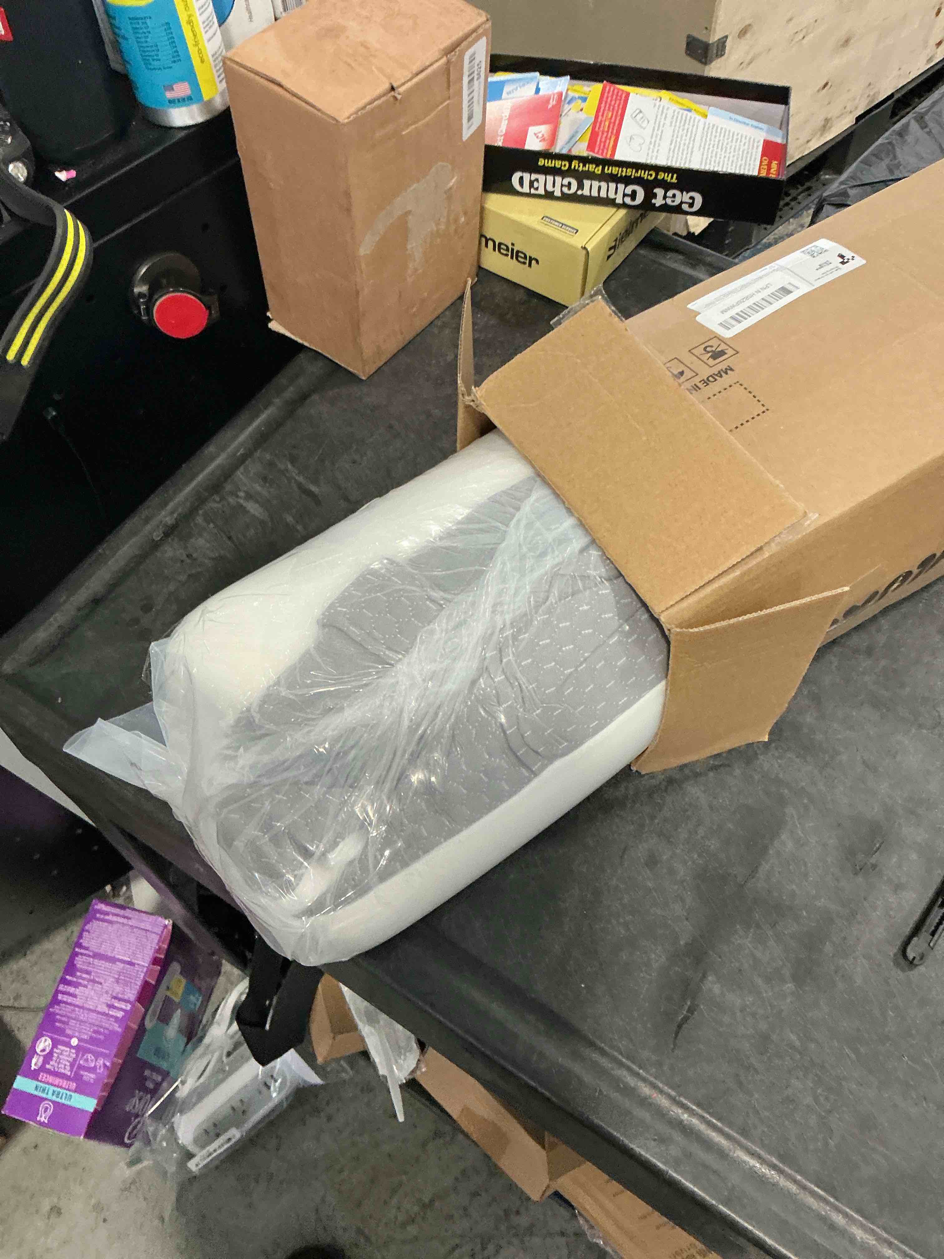 https://s3.amazonaws.com/lotting-images-prod/NonstopDeals/GRA3507327_1761235949248.jpeg