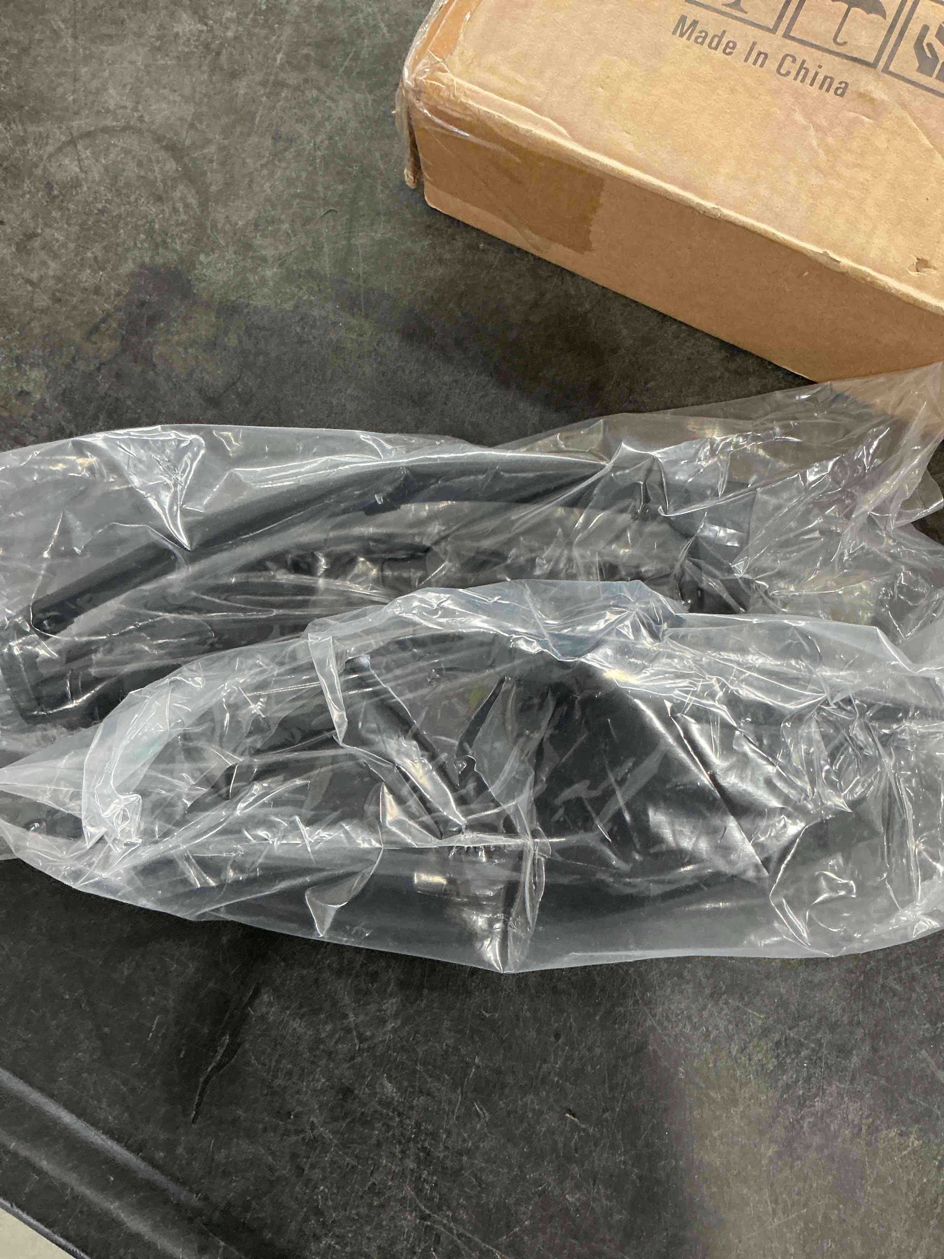 https://s3.amazonaws.com/lotting-images-prod/NonstopDeals/GRA3507400_1761250658447.jpeg