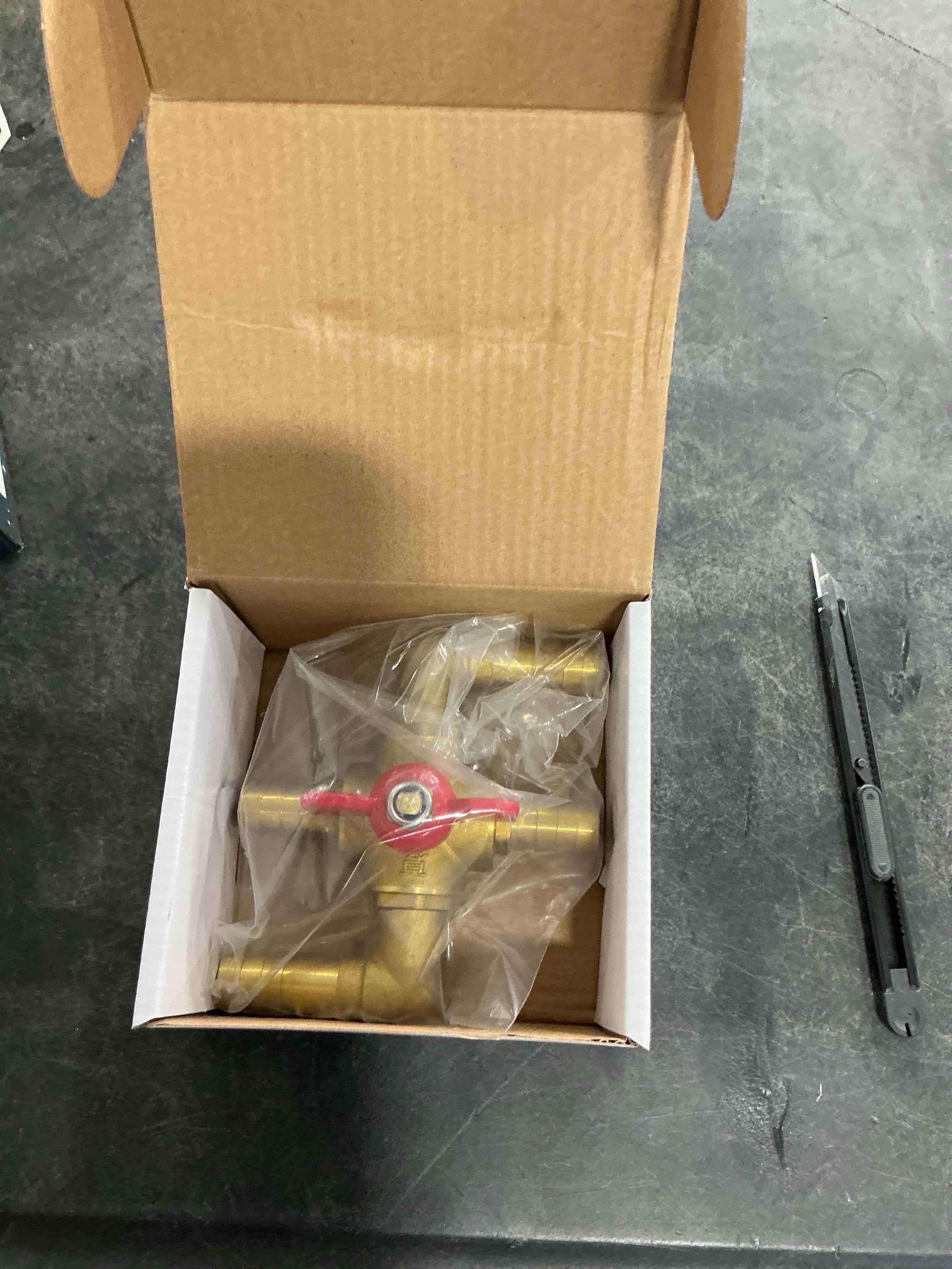 https://s3.amazonaws.com/lotting-images-prod/NonstopDeals/GRA3507429_1761255390509.jpeg