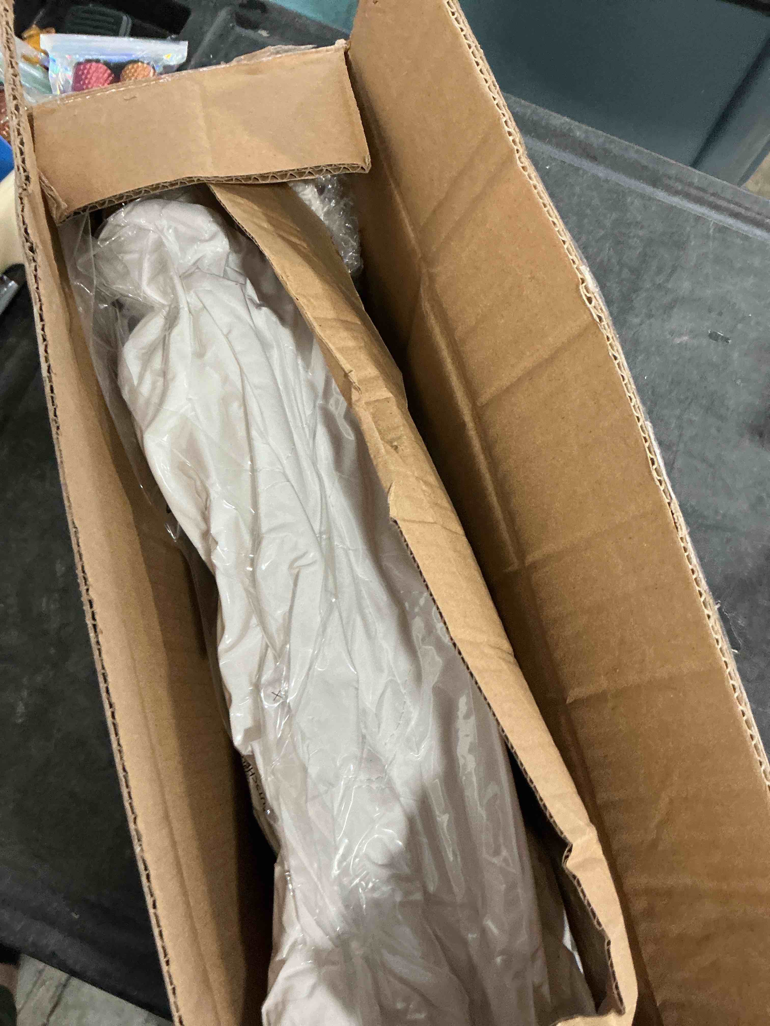 https://s3.amazonaws.com/lotting-images-prod/NonstopDeals/GRA3507480_1761313666710.jpeg