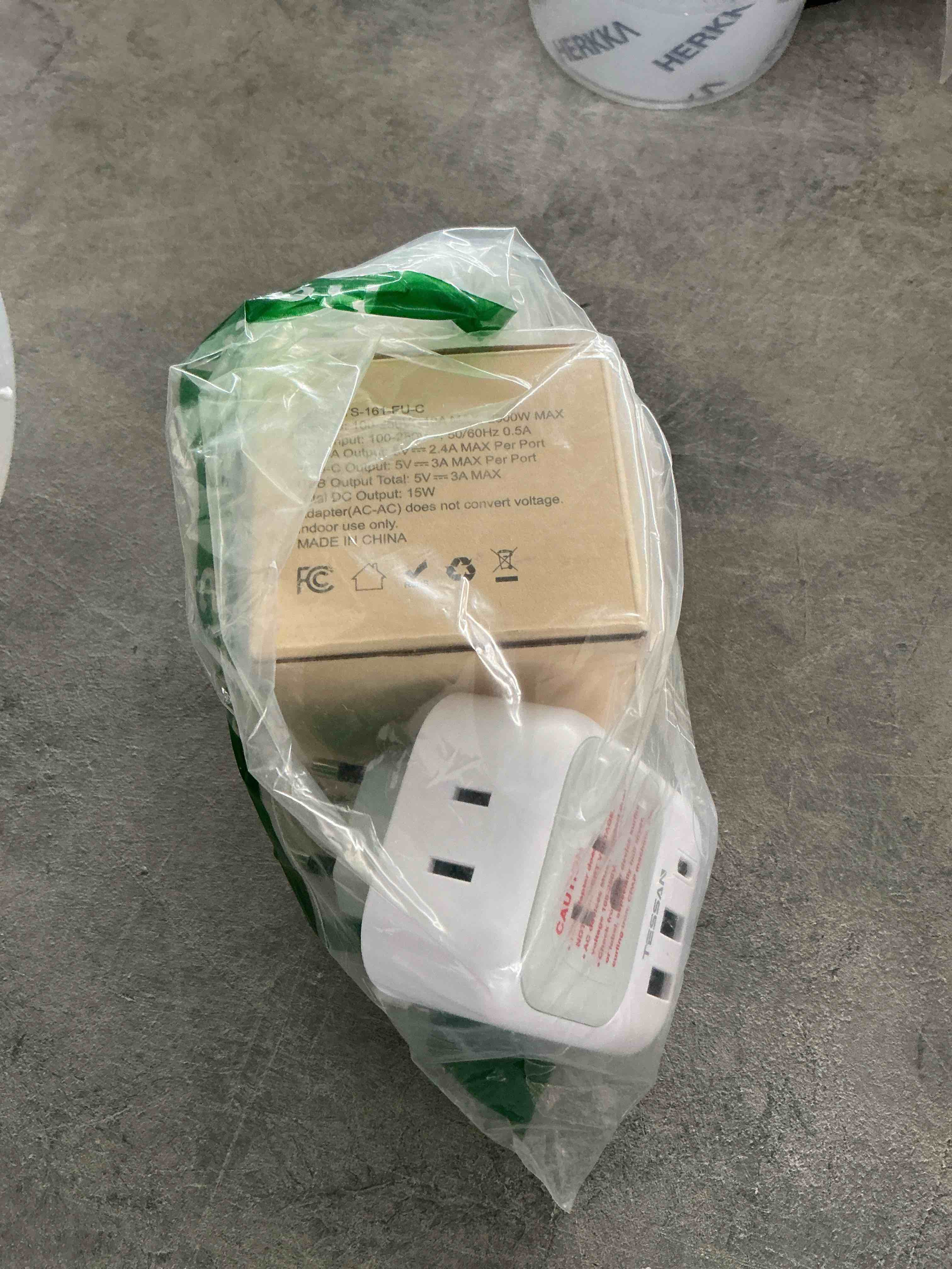 UK Adapters for Travel 2 Pack, TESSAN Type G US to UK Plug Adapter with 4 Outlets 3 USB Charger(1 USB C Port), Power Adaptor for USA to Ireland Scotland Dubai Hong Kong England British Kenya London Type G-UK Ireland