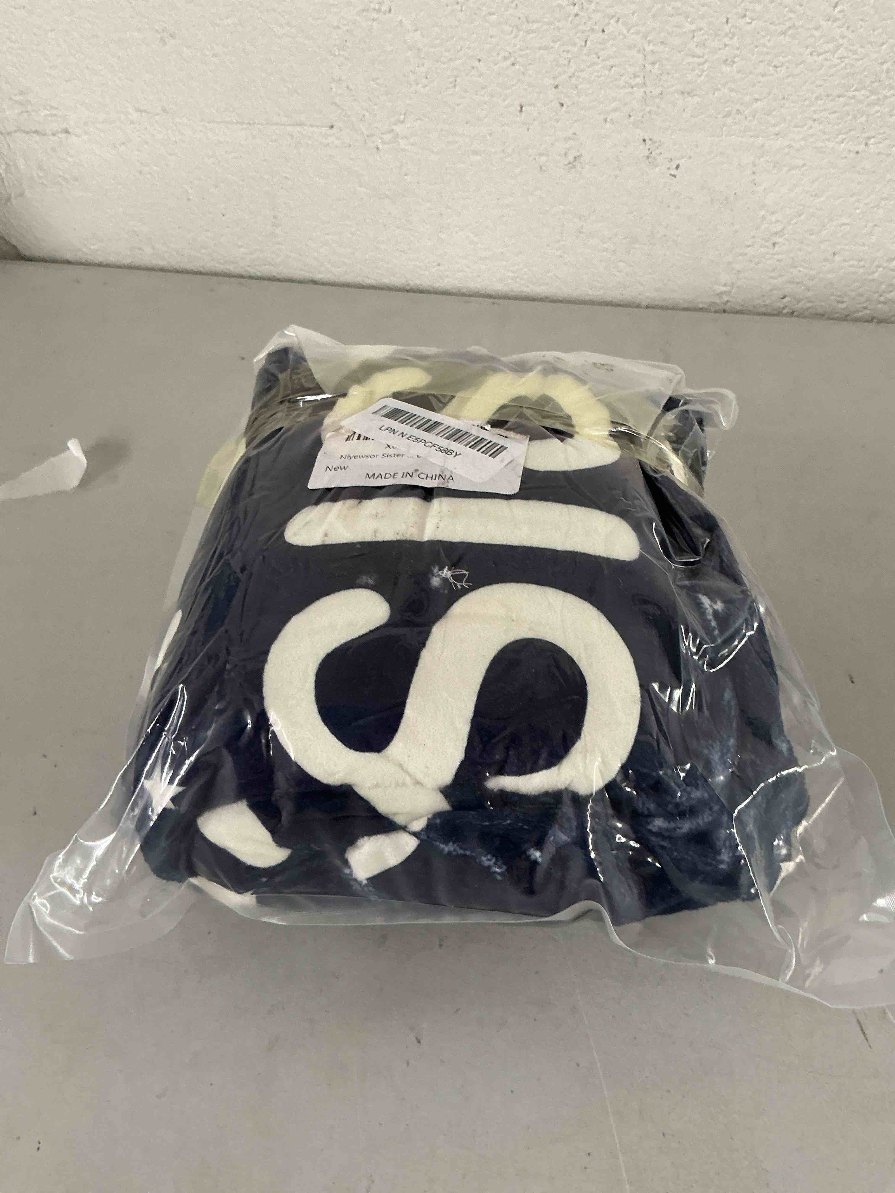 https://s3.amazonaws.com/lotting-images-prod/NonstopDeals/GRA3613107_1753554543207.jpeg