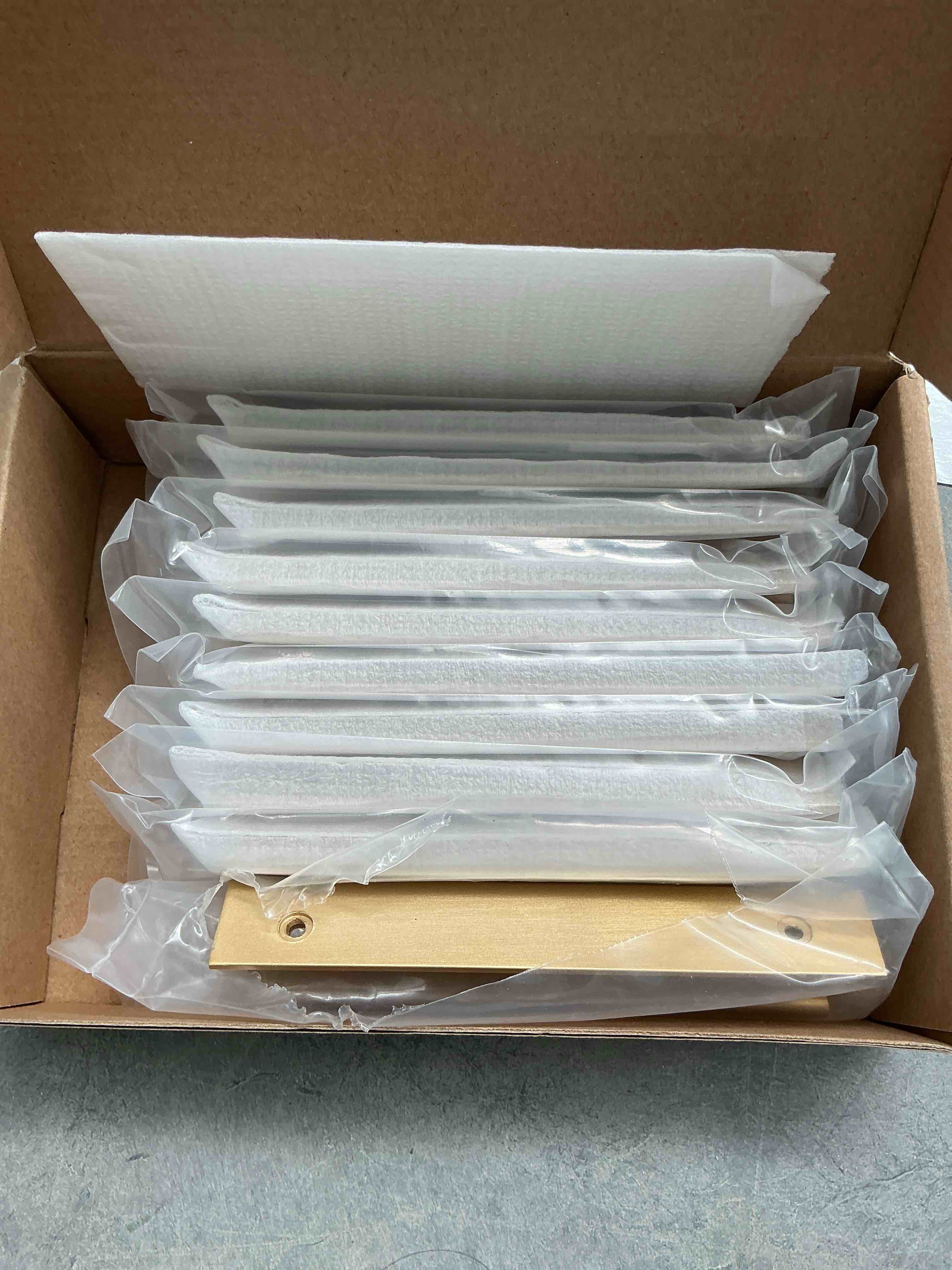 https://s3.amazonaws.com/lotting-images-prod/NonstopDeals/GRA3613415_1753906120866.jpeg
