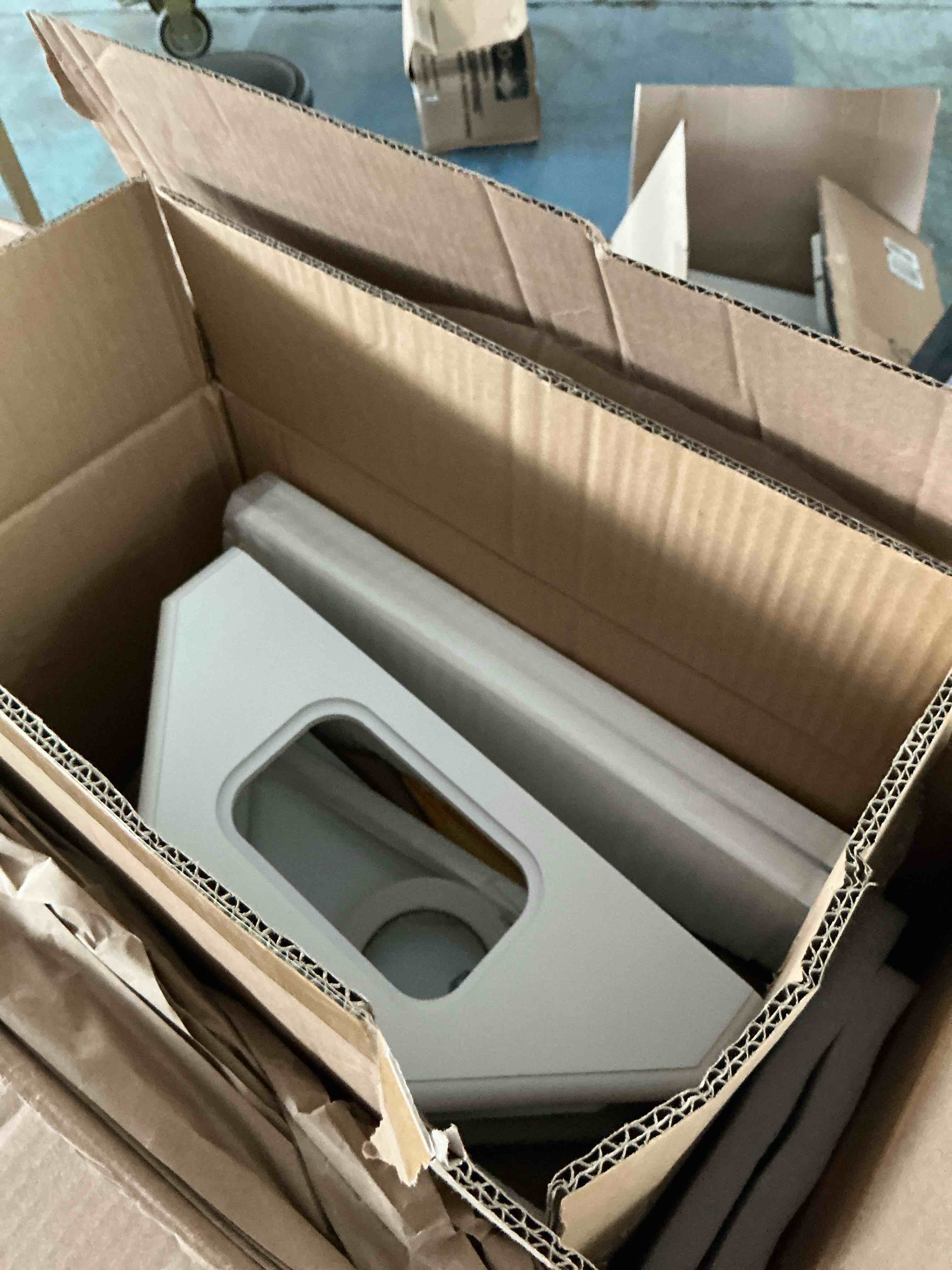 https://s3.amazonaws.com/lotting-images-prod/NonstopDeals/GRA3613770_1754583758438.jpeg