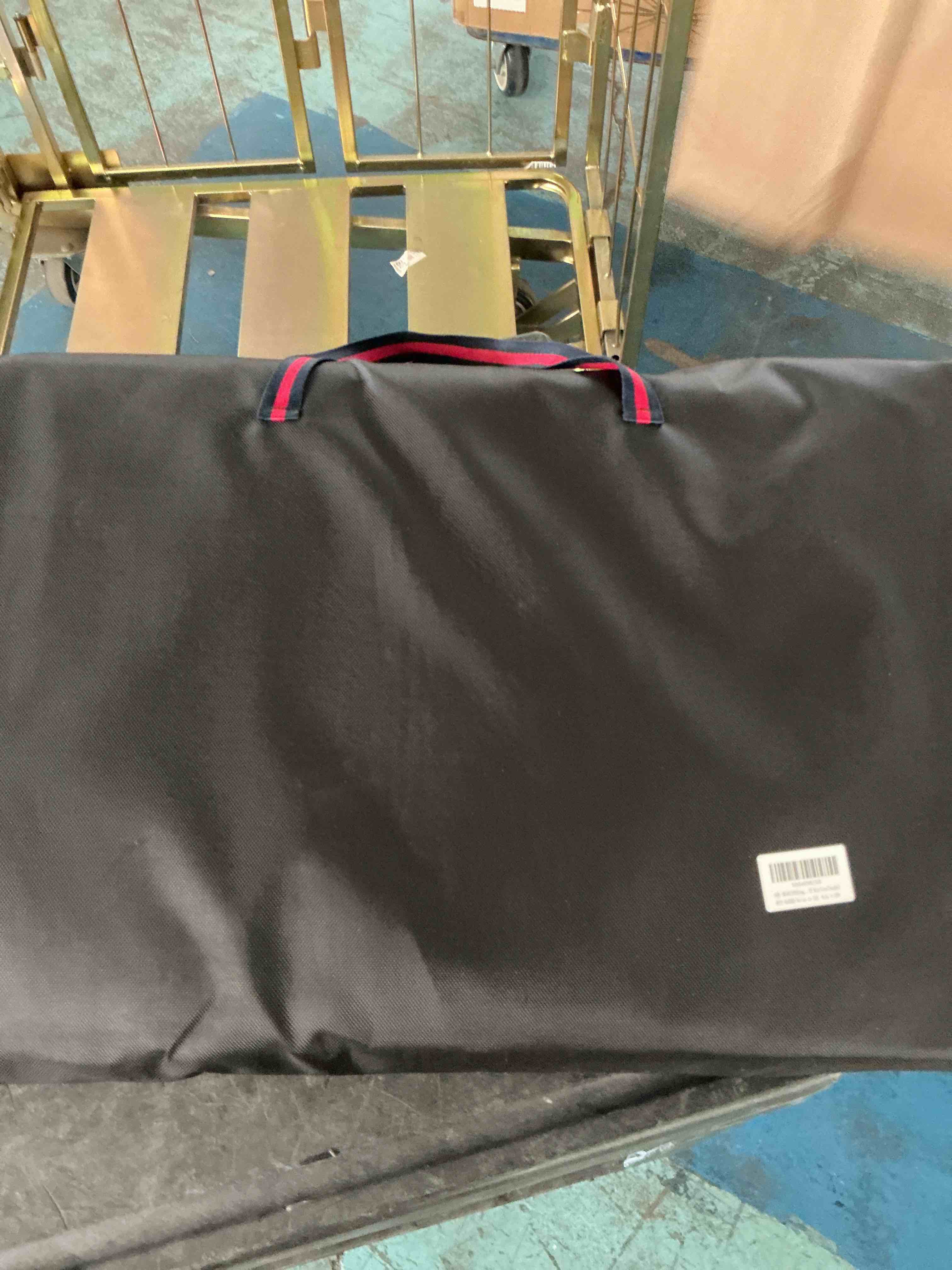 https://s3.amazonaws.com/lotting-images-prod/NonstopDeals/GRA3613829_1754603120233.jpeg