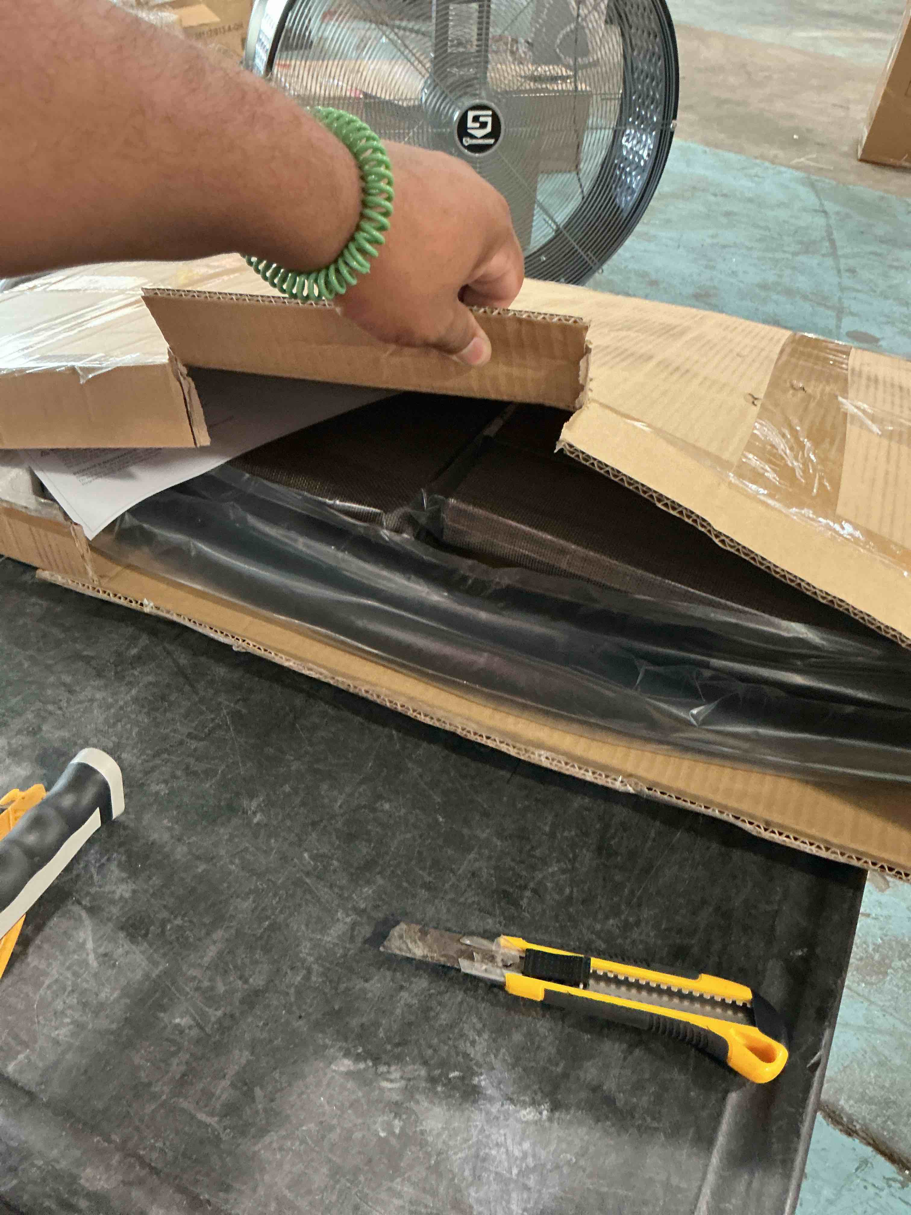 https://s3.amazonaws.com/lotting-images-prod/NonstopDeals/GRA3614051_1754784598200.jpeg