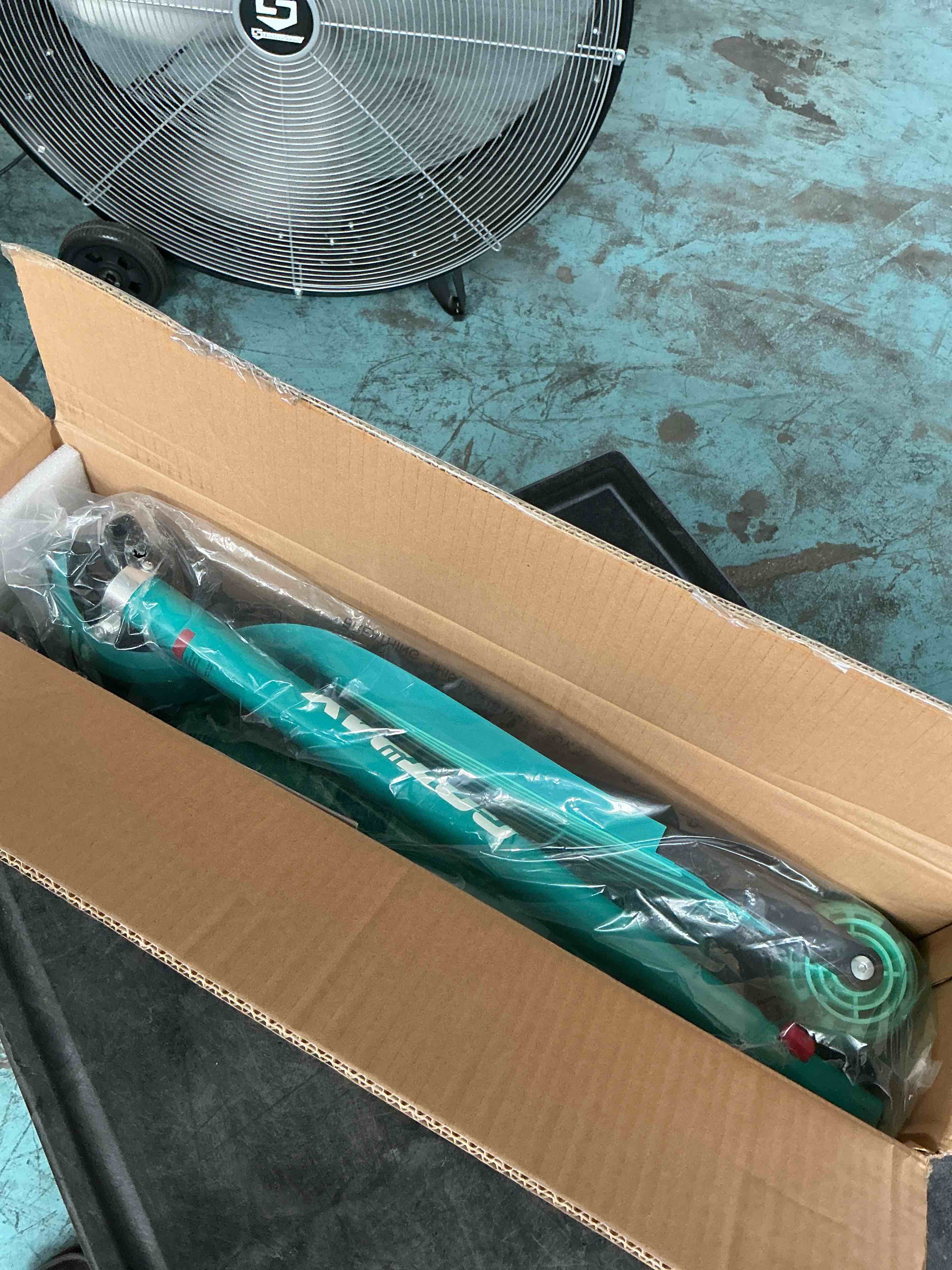 https://s3.amazonaws.com/lotting-images-prod/NonstopDeals/GRA3614093_1754858604509.jpeg