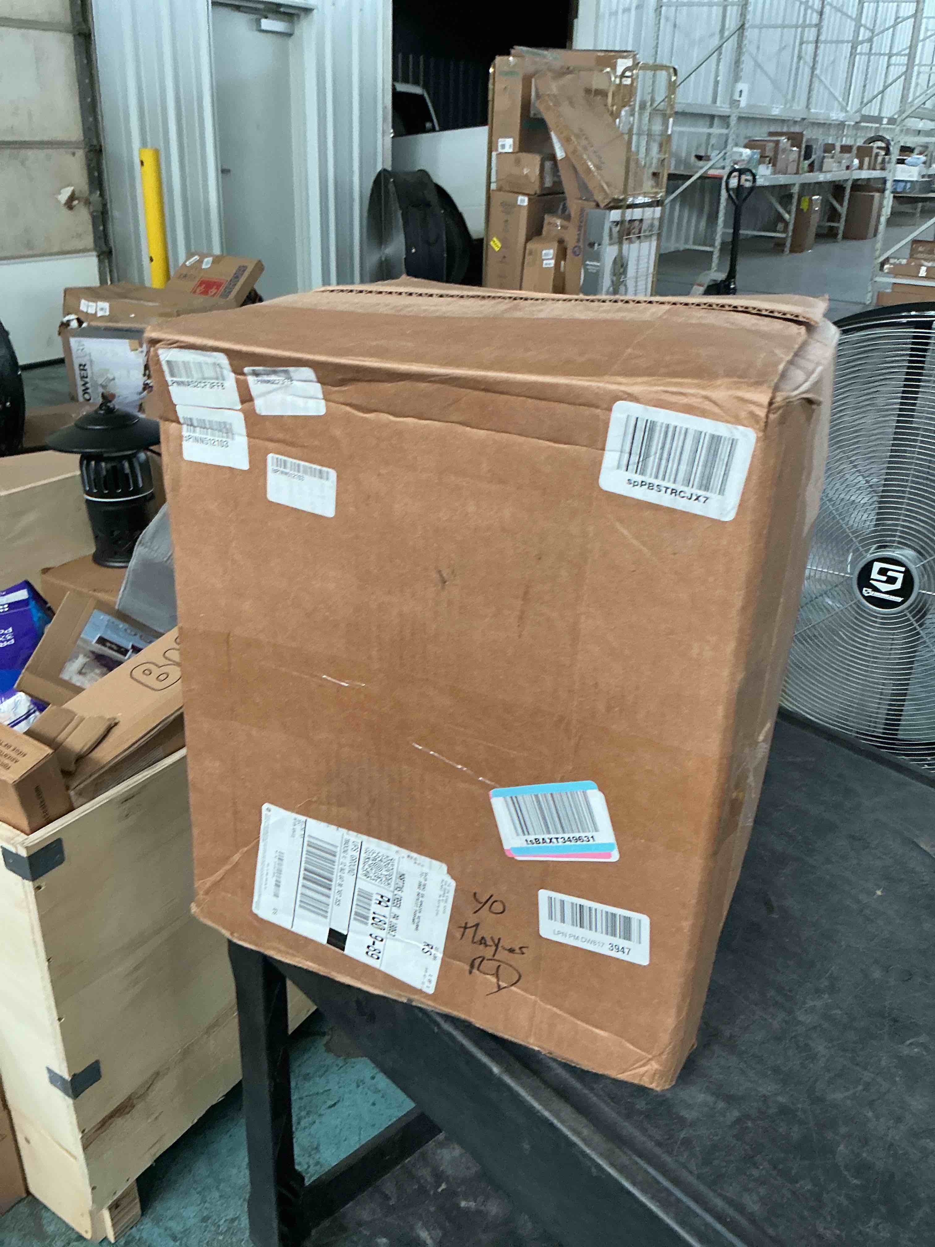https://s3.amazonaws.com/lotting-images-prod/NonstopDeals/GRA3614103_1754860795868.jpeg
