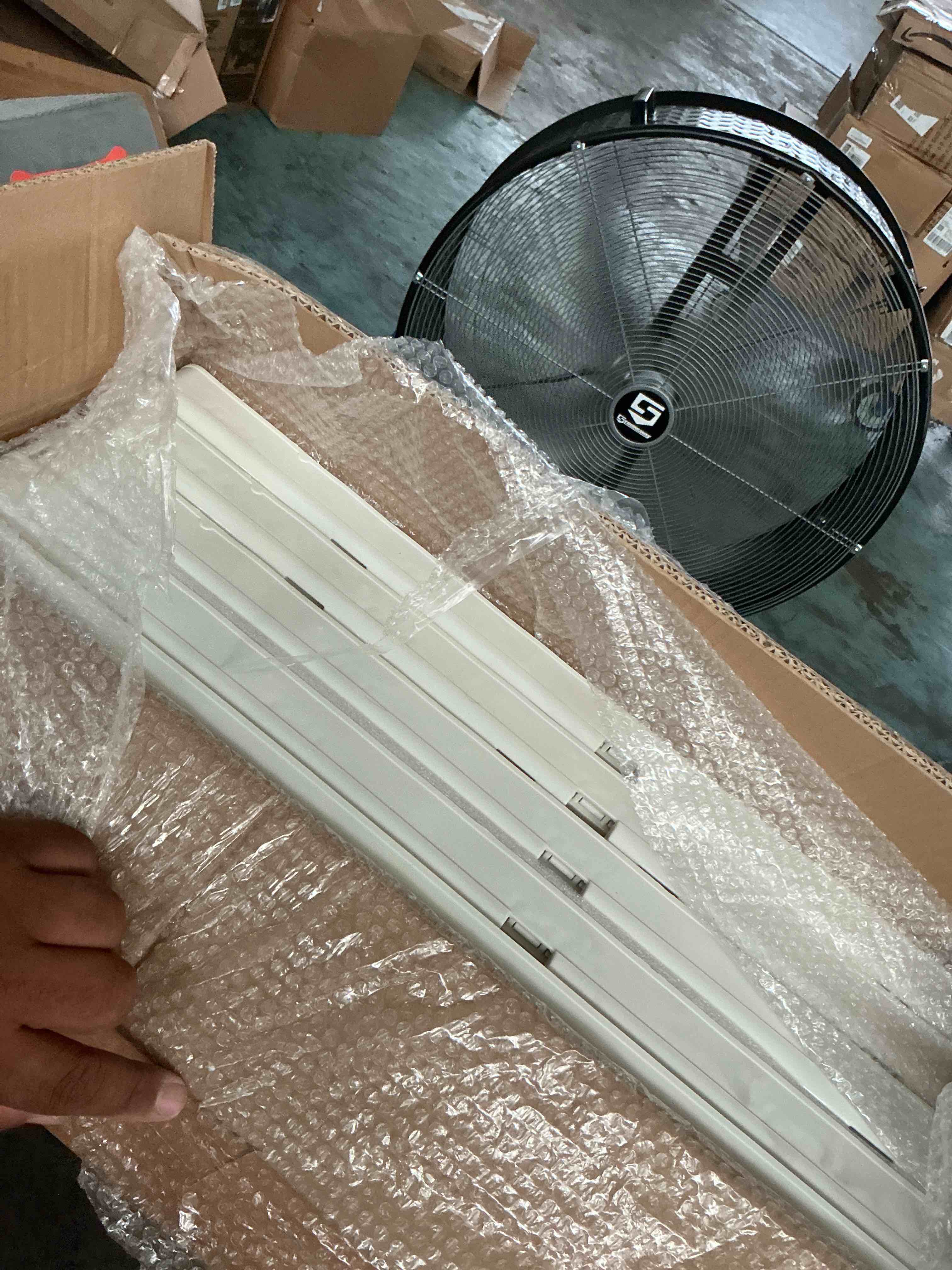 https://s3.amazonaws.com/lotting-images-prod/NonstopDeals/GRA3614112_1754862772426.jpeg