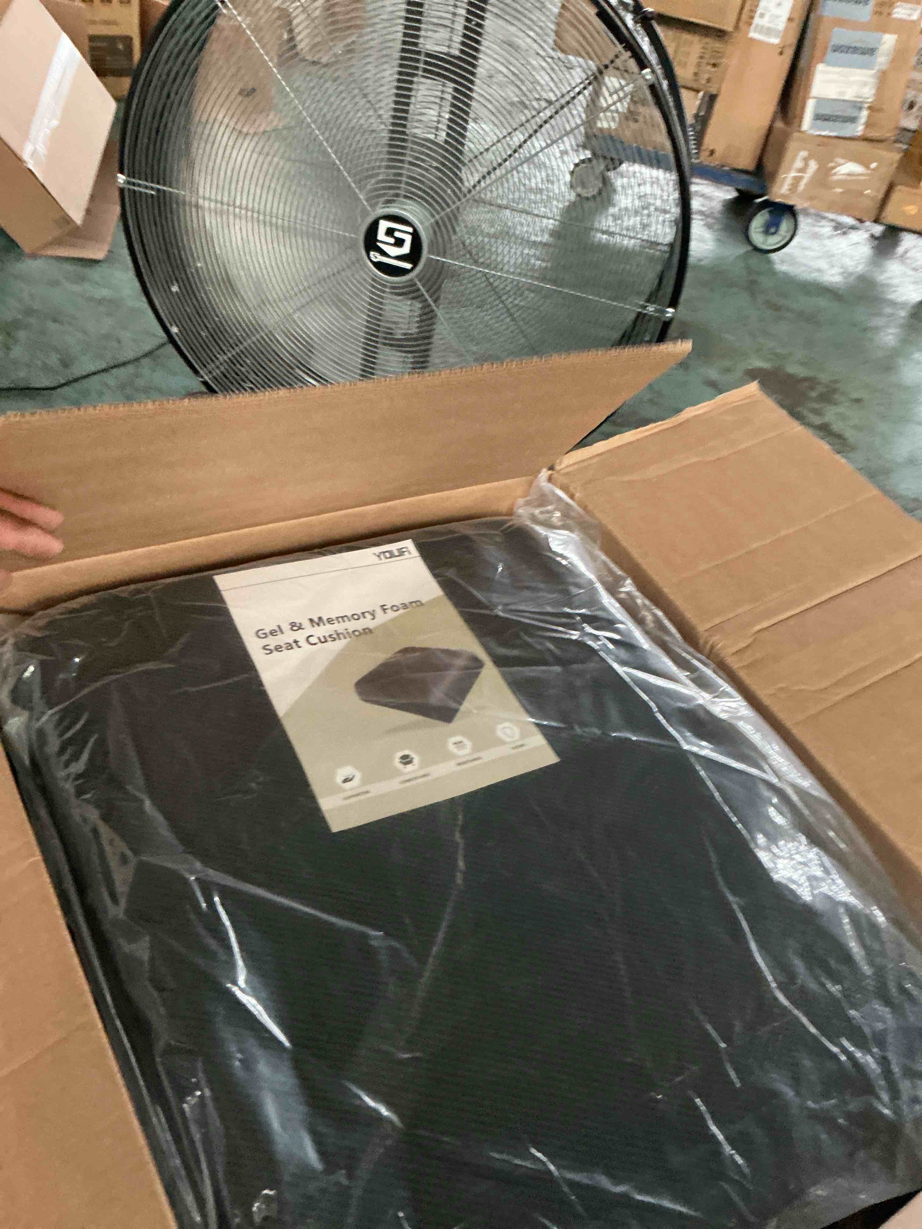 https://s3.amazonaws.com/lotting-images-prod/NonstopDeals/GRA3614125_1754865457883.jpeg
