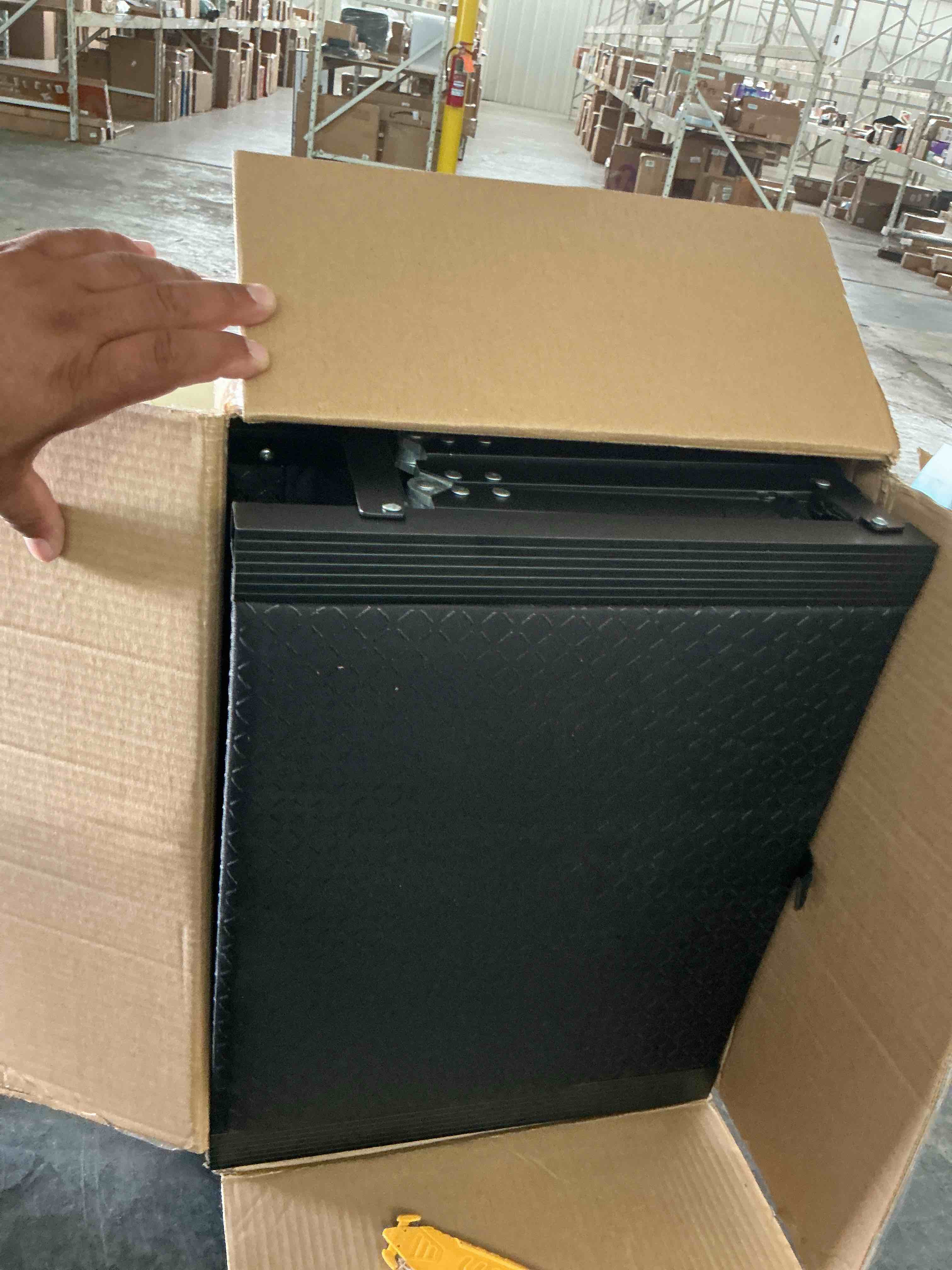 https://s3.amazonaws.com/lotting-images-prod/NonstopDeals/GRA3614445_1755278043961.jpeg