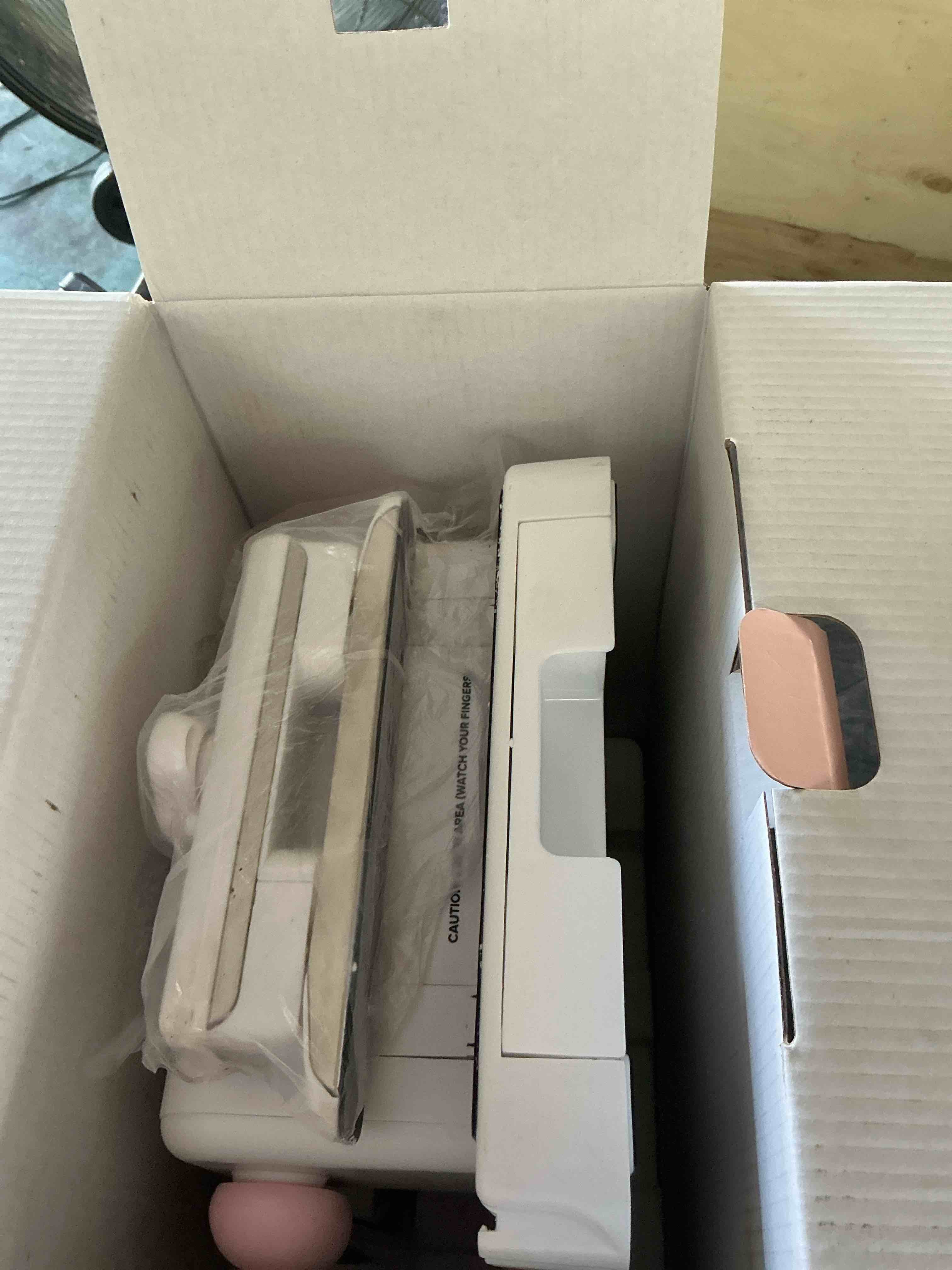 https://s3.amazonaws.com/lotting-images-prod/NonstopDeals/GRA3614452_1755278651733.jpeg