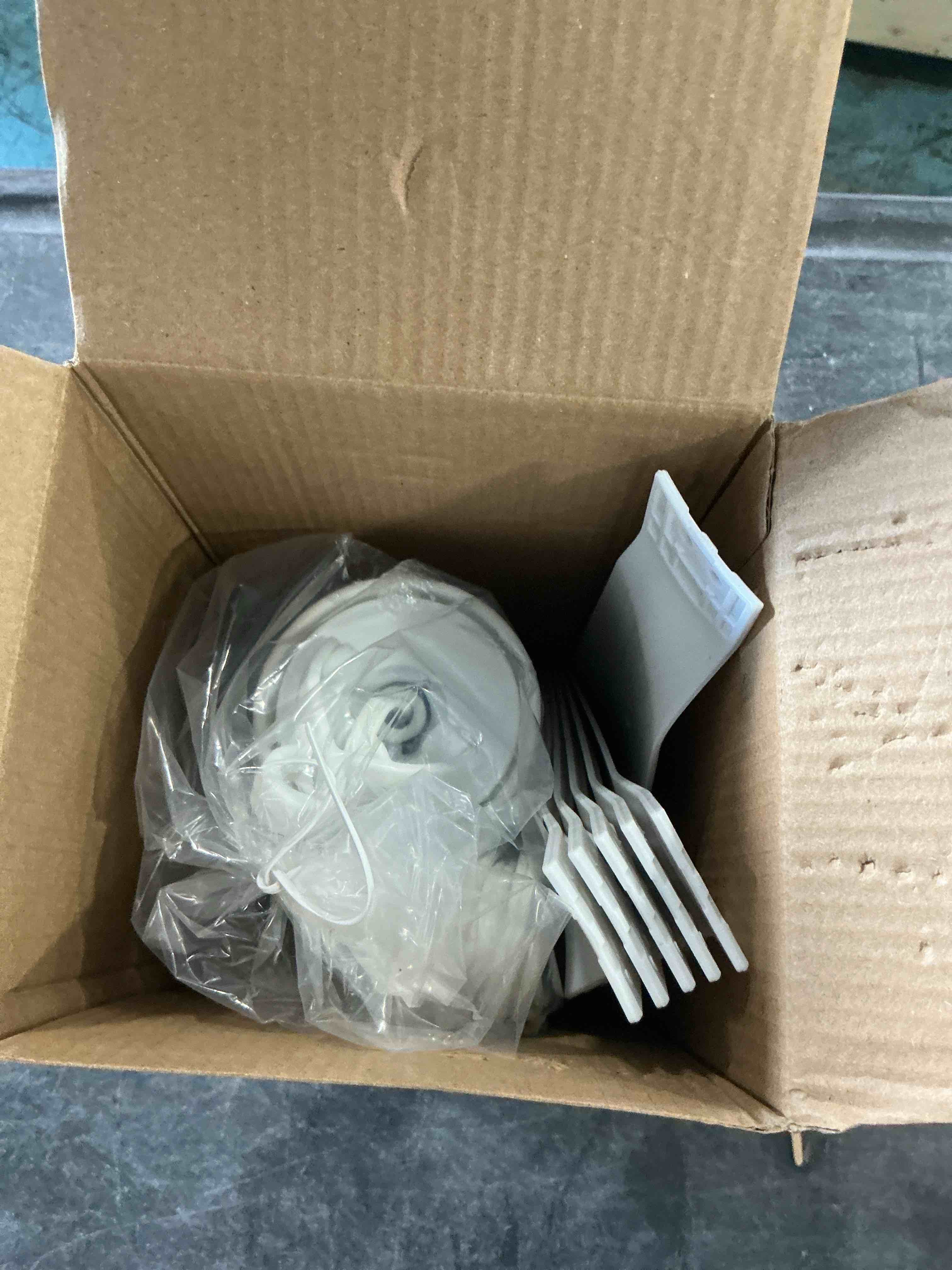 https://s3.amazonaws.com/lotting-images-prod/NonstopDeals/GRA3614492_1755287602092.jpeg