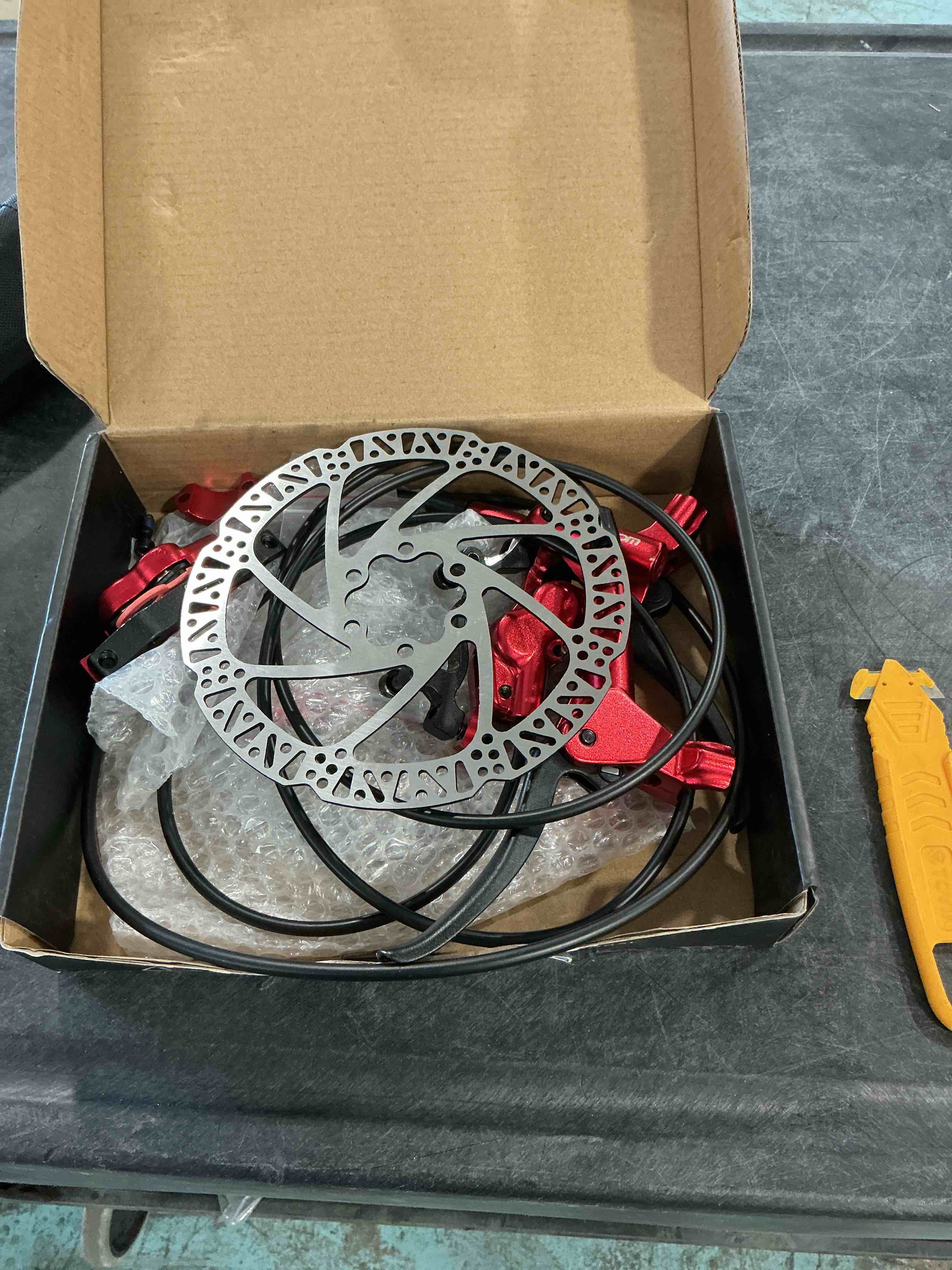 https://s3.amazonaws.com/lotting-images-prod/NonstopDeals/GRA3614551_1755297188518.jpeg