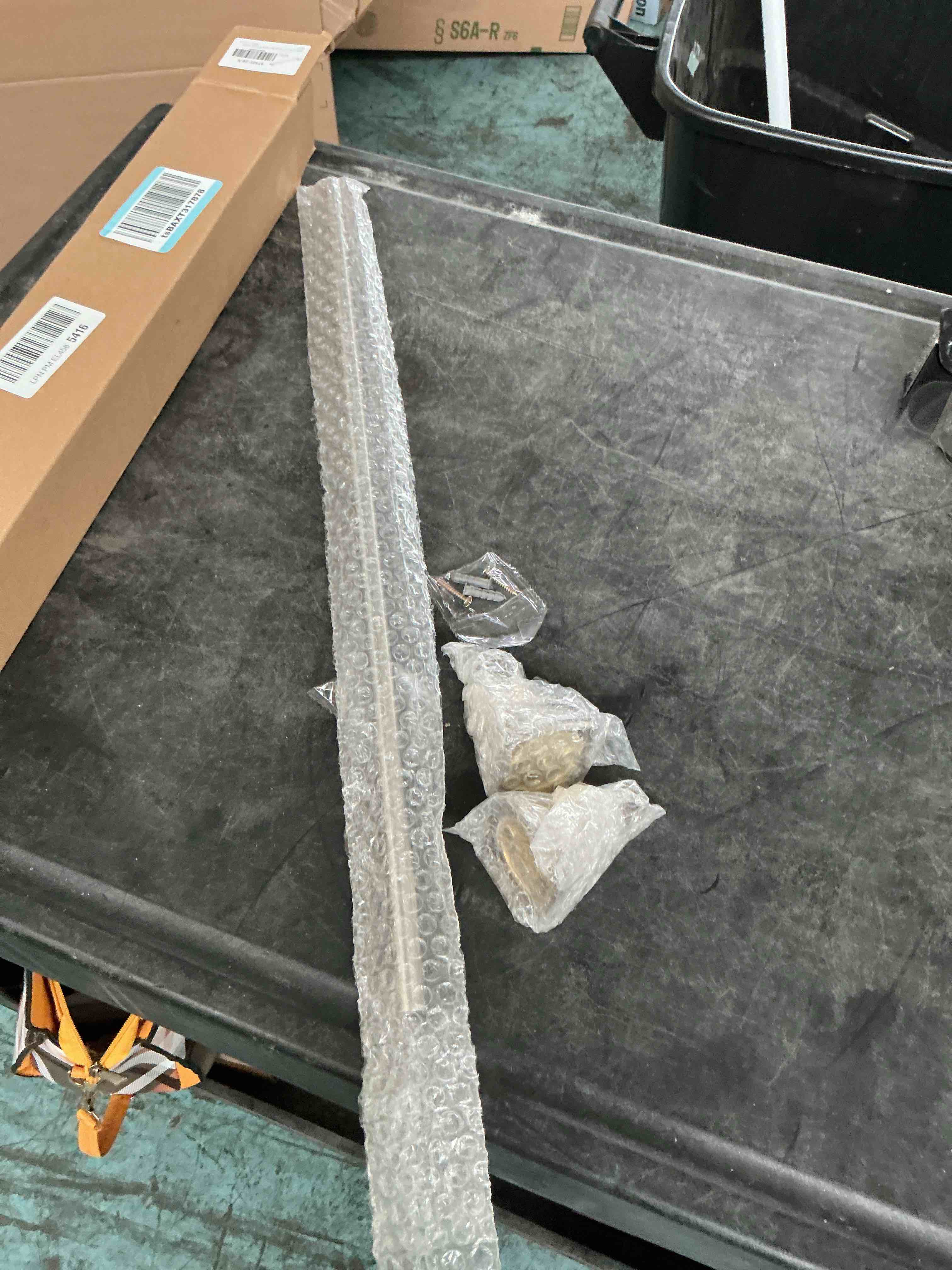 https://s3.amazonaws.com/lotting-images-prod/NonstopDeals/GRA3614773_1755458832283.jpeg