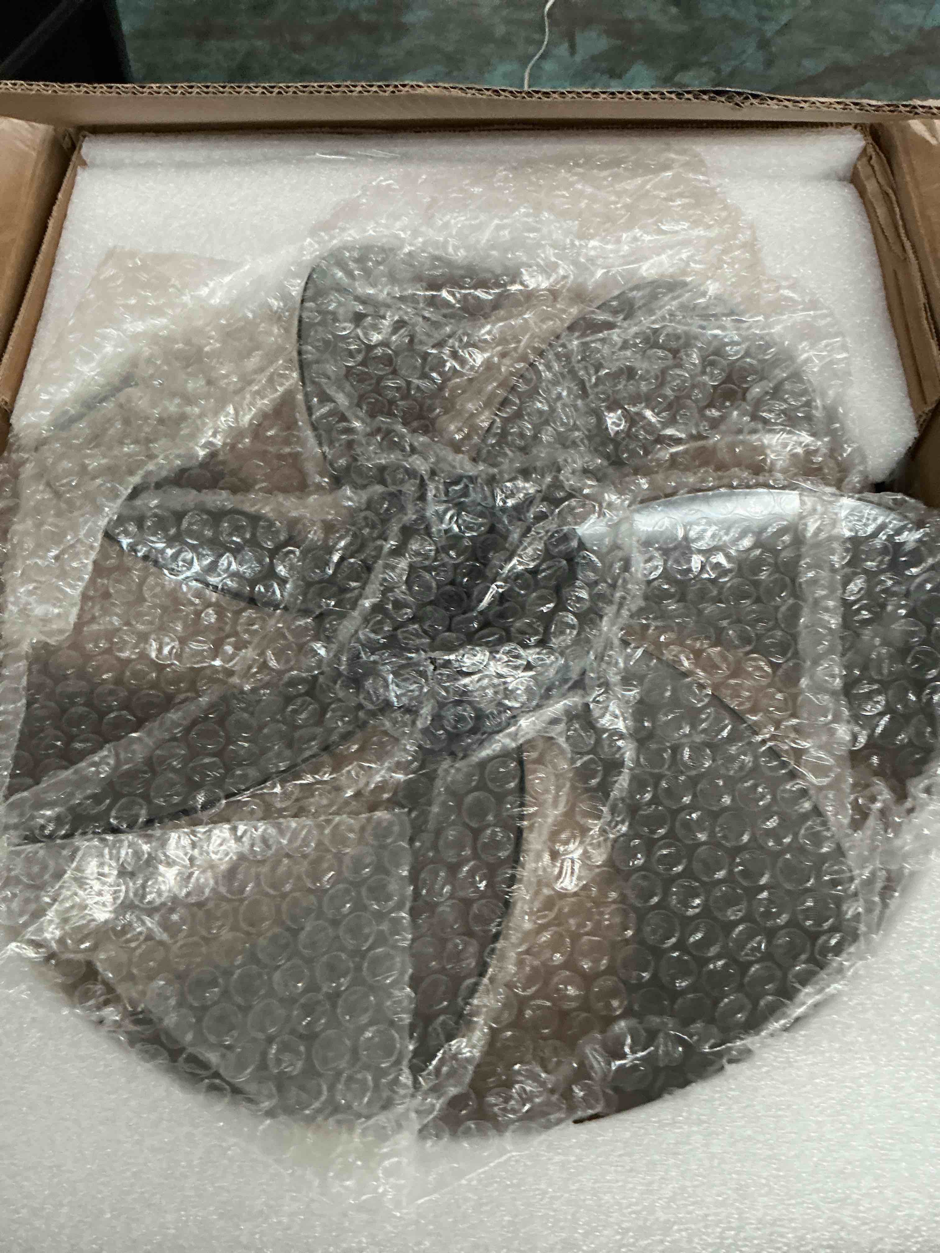 https://s3.amazonaws.com/lotting-images-prod/NonstopDeals/GRA3614859_1755467597772.jpeg