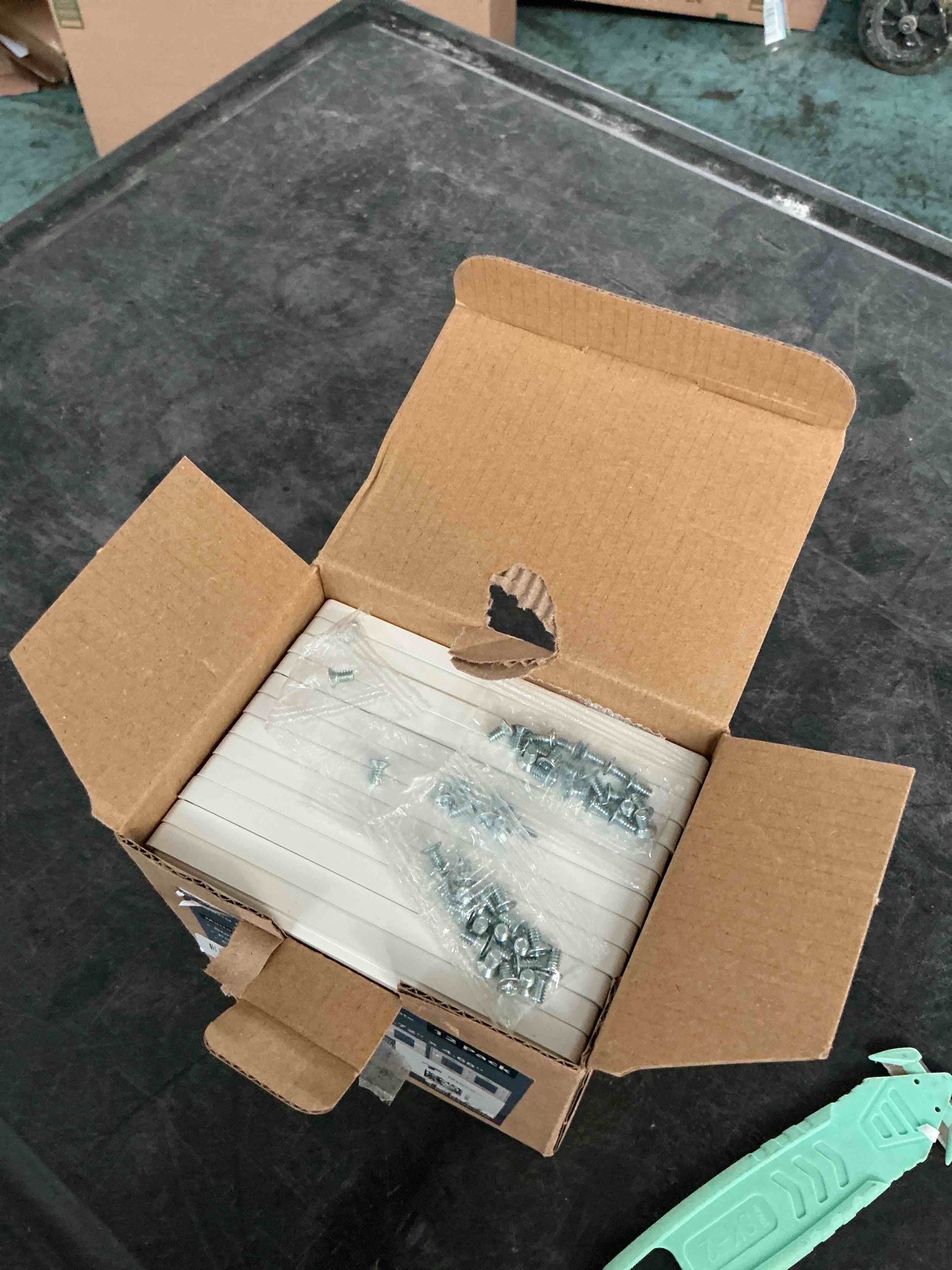 https://s3.amazonaws.com/lotting-images-prod/NonstopDeals/GRA3614880_1755470152980.jpeg