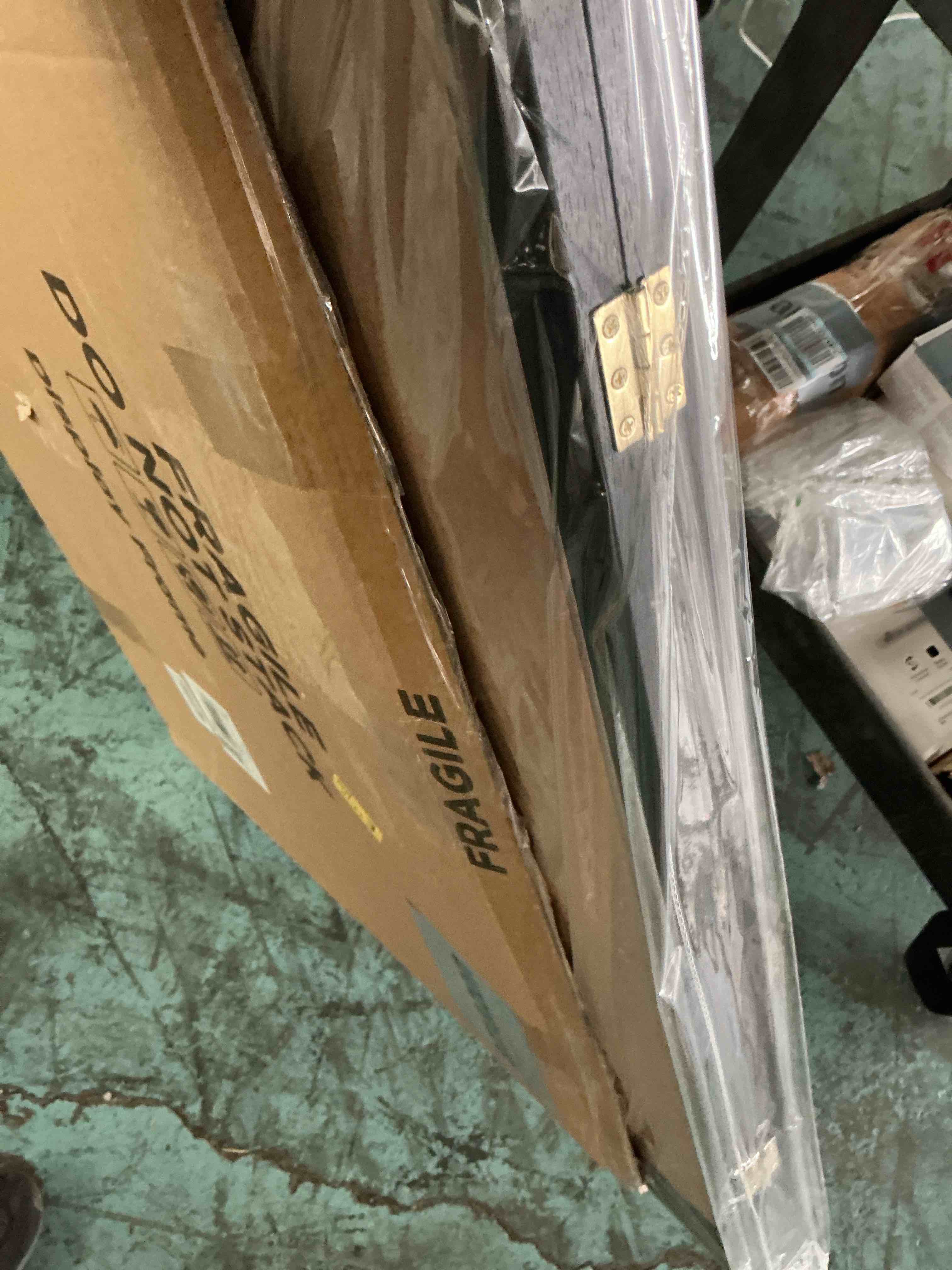https://s3.amazonaws.com/lotting-images-prod/NonstopDeals/GRA3614911_1755622864681.jpeg