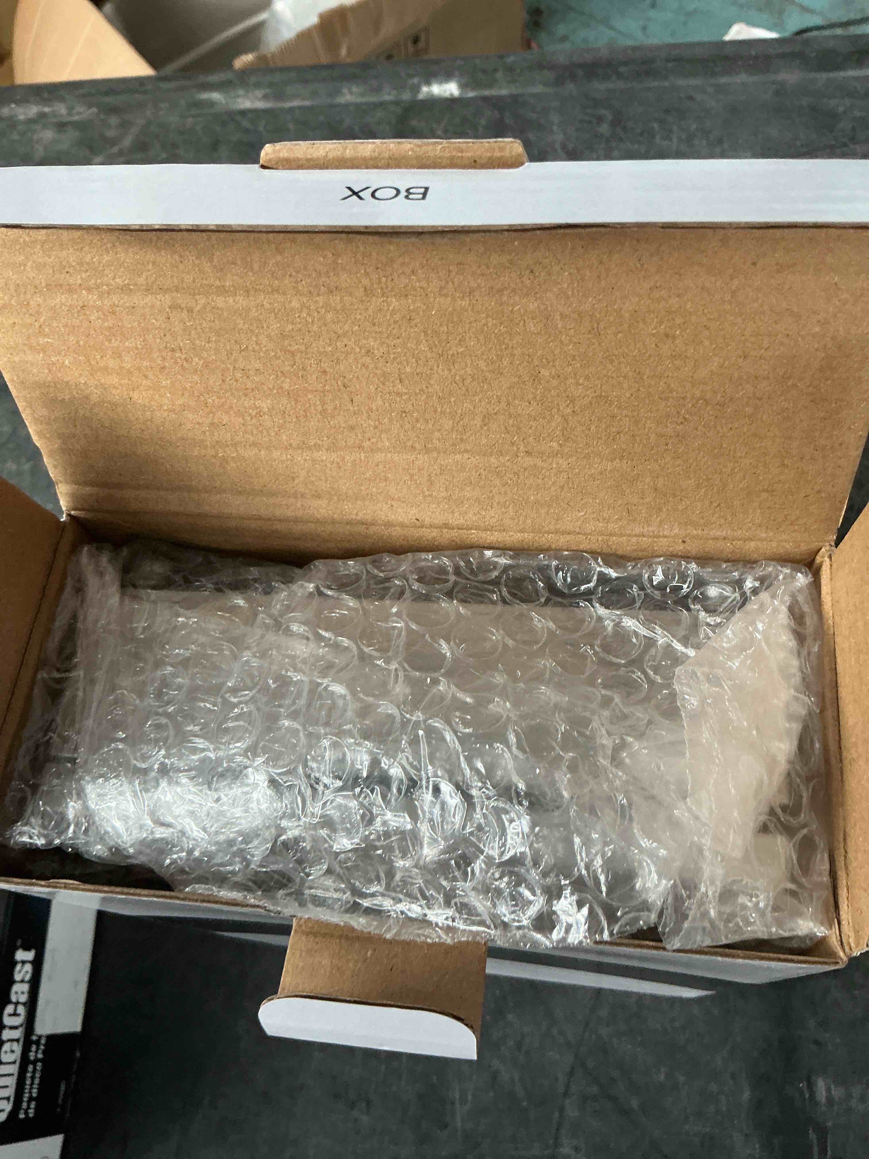 https://s3.amazonaws.com/lotting-images-prod/NonstopDeals/GRA3614959_1755631452744.jpeg