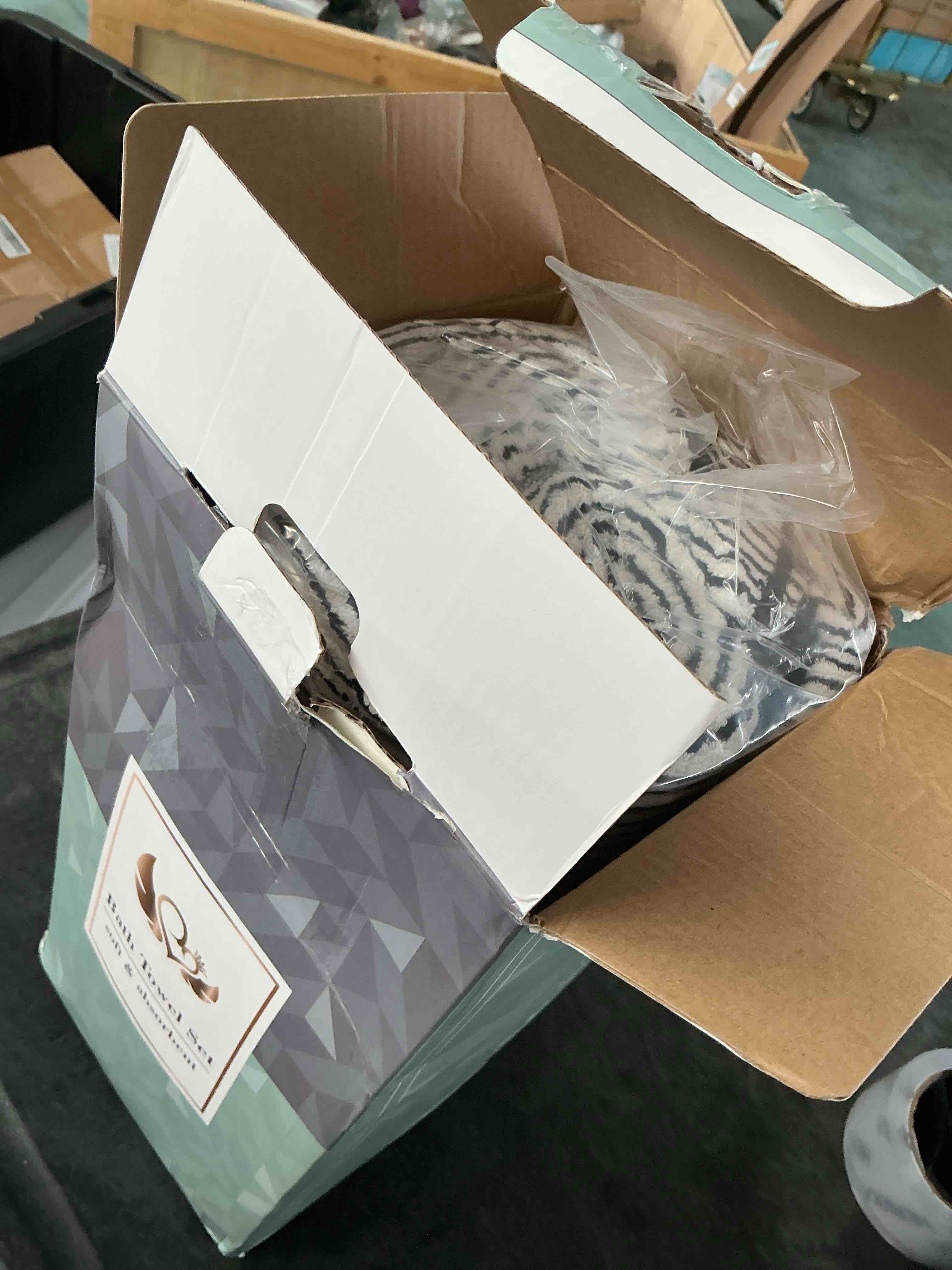 https://s3.amazonaws.com/lotting-images-prod/NonstopDeals/GRA3615008_1755713924943.jpeg