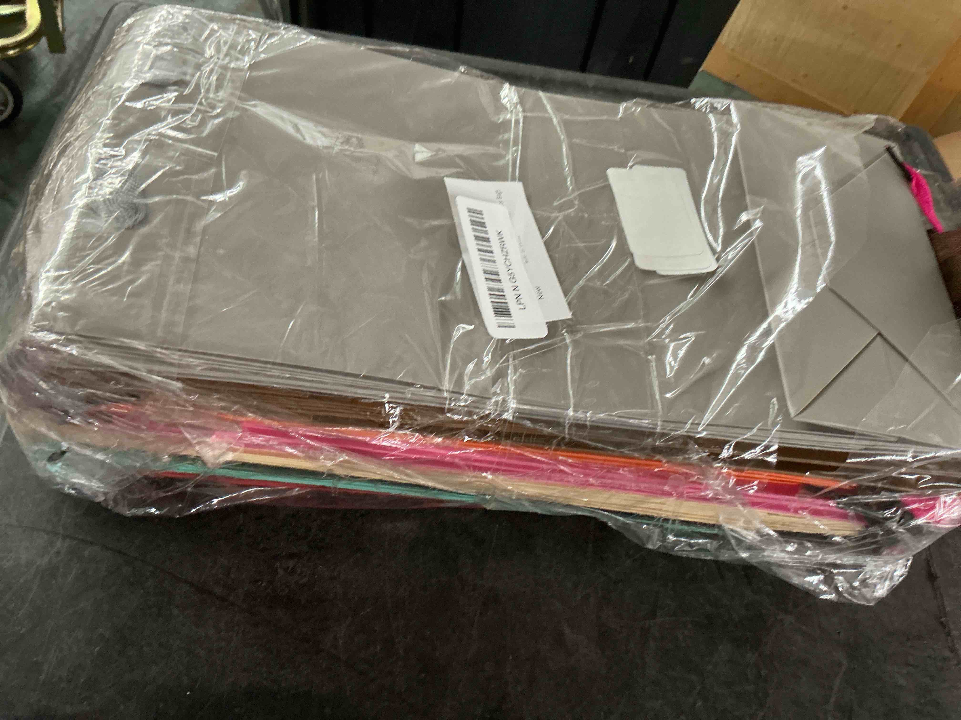 https://s3.amazonaws.com/lotting-images-prod/NonstopDeals/GRA3615023_1755710686627.jpeg