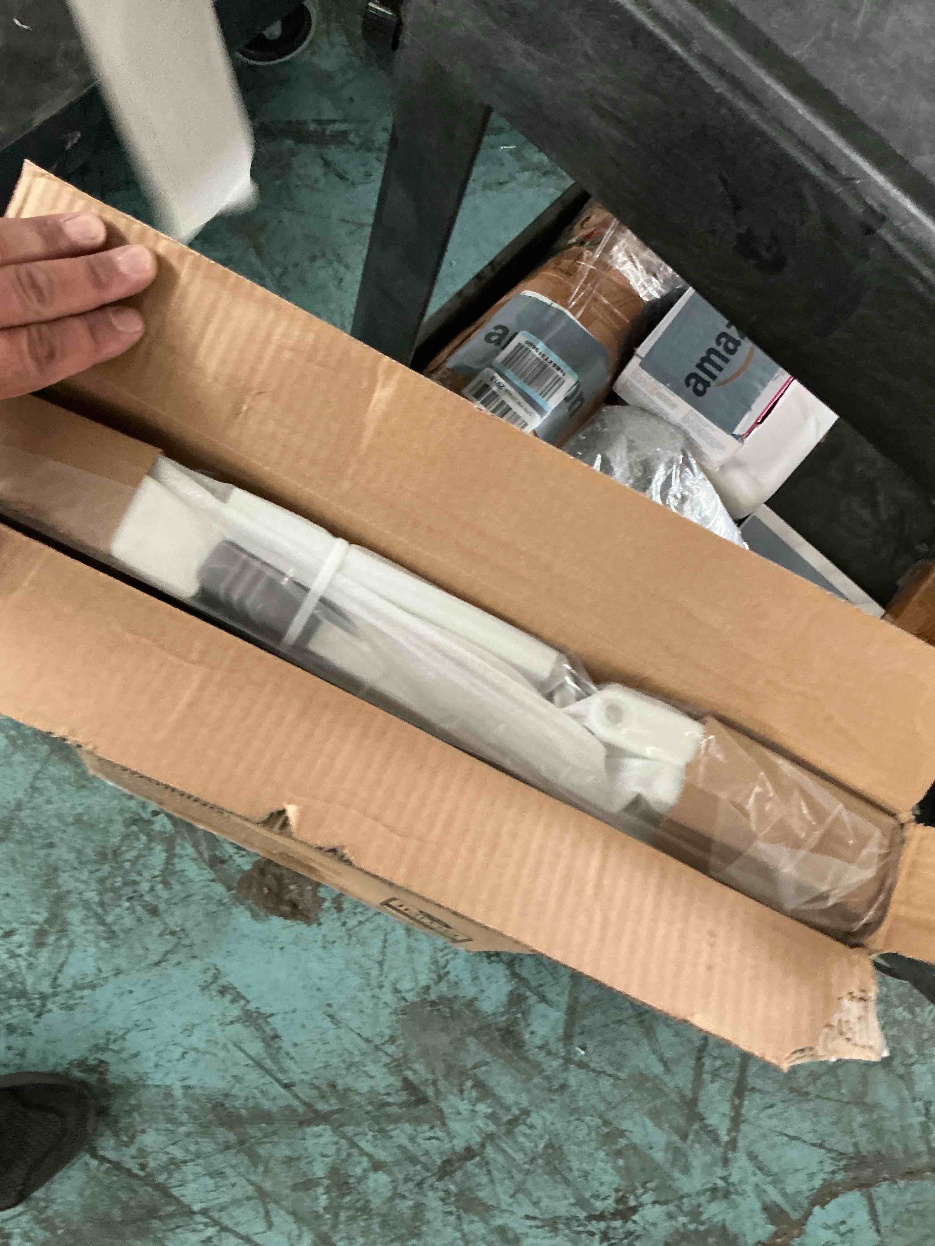https://s3.amazonaws.com/lotting-images-prod/NonstopDeals/GRA3615207_1755711379942.jpeg