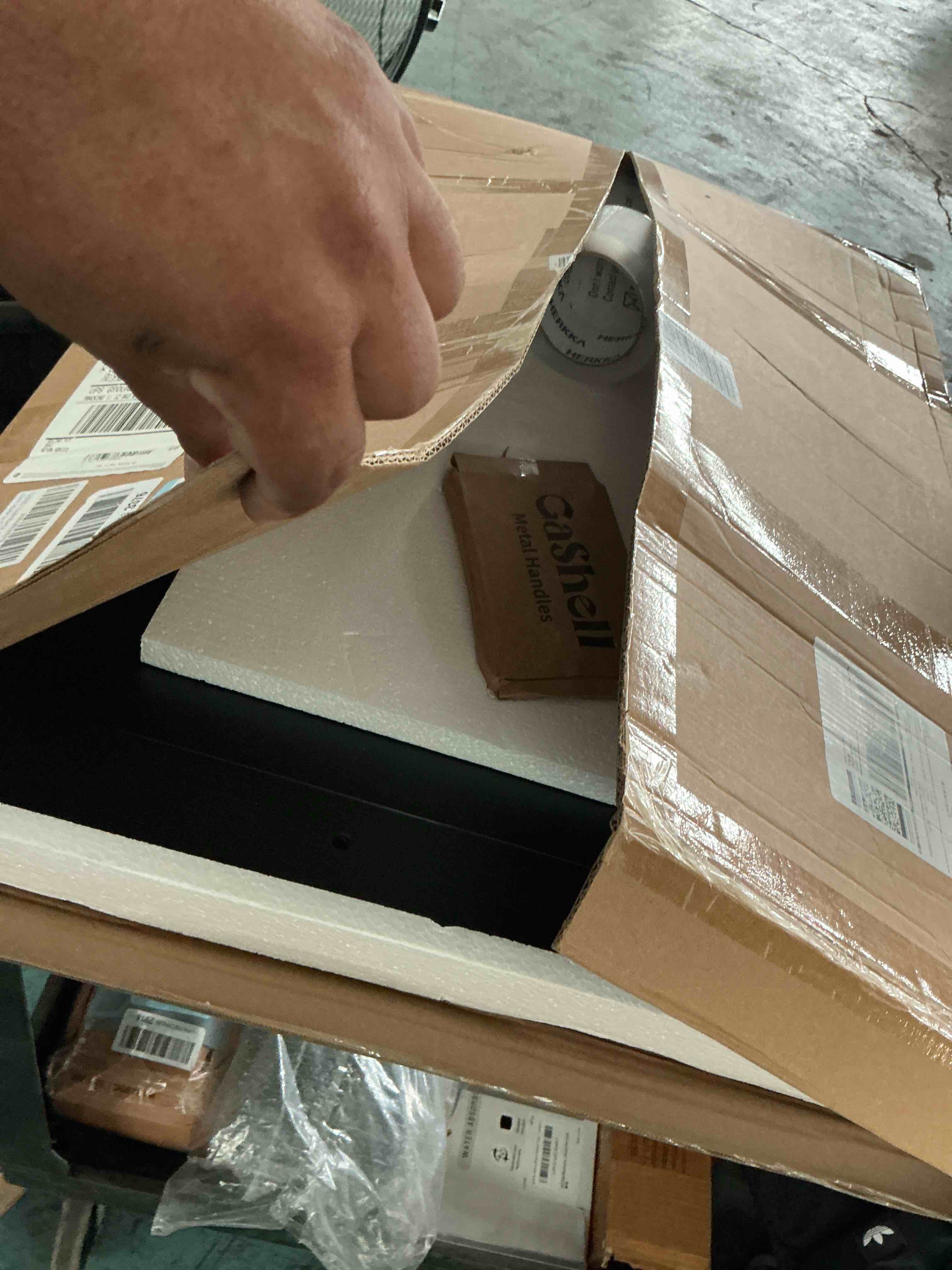 https://s3.amazonaws.com/lotting-images-prod/NonstopDeals/GRA3615210_1755712071455.jpeg