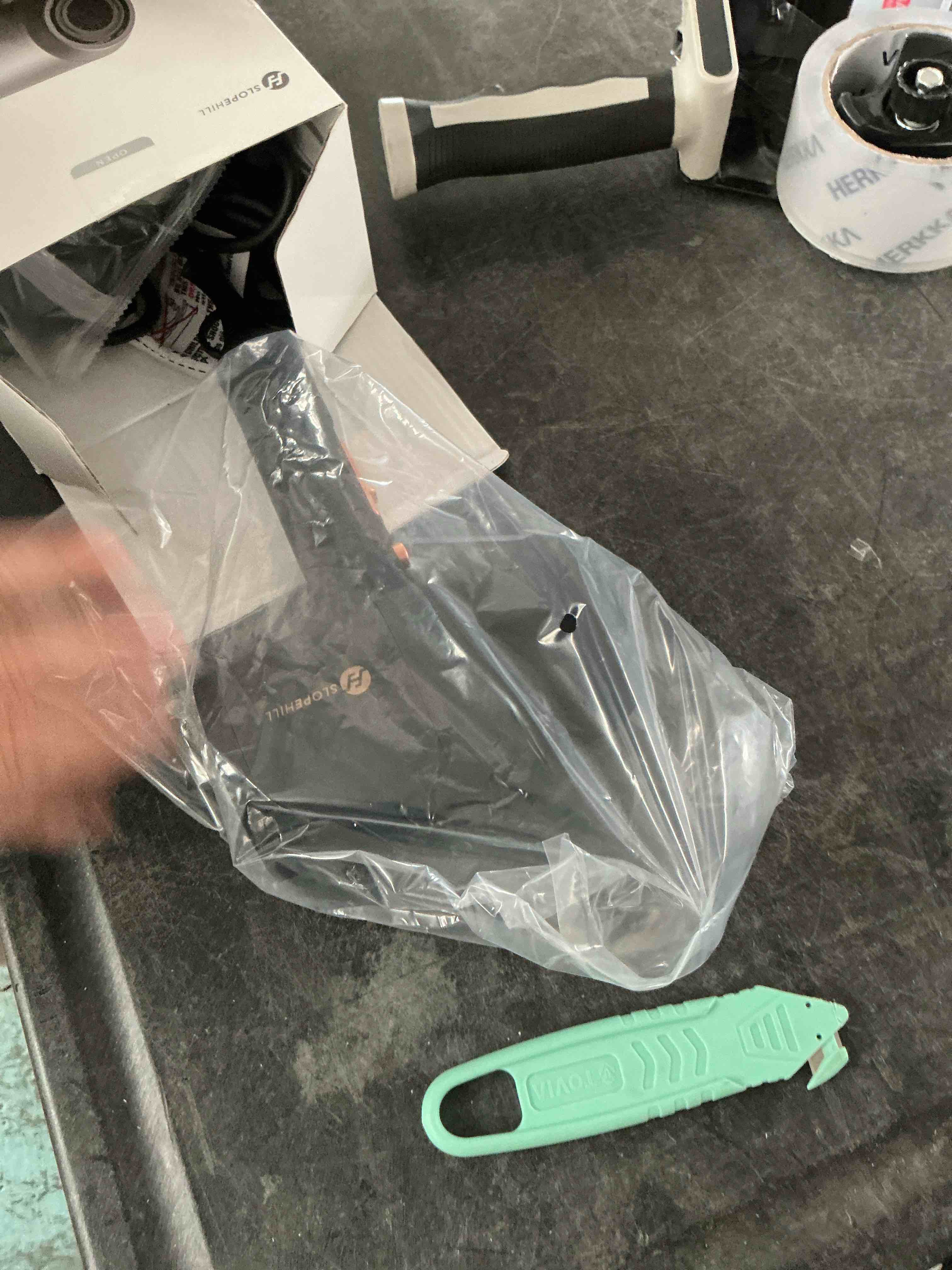 https://s3.amazonaws.com/lotting-images-prod/NonstopDeals/GRA3615375_1755811828280.jpeg