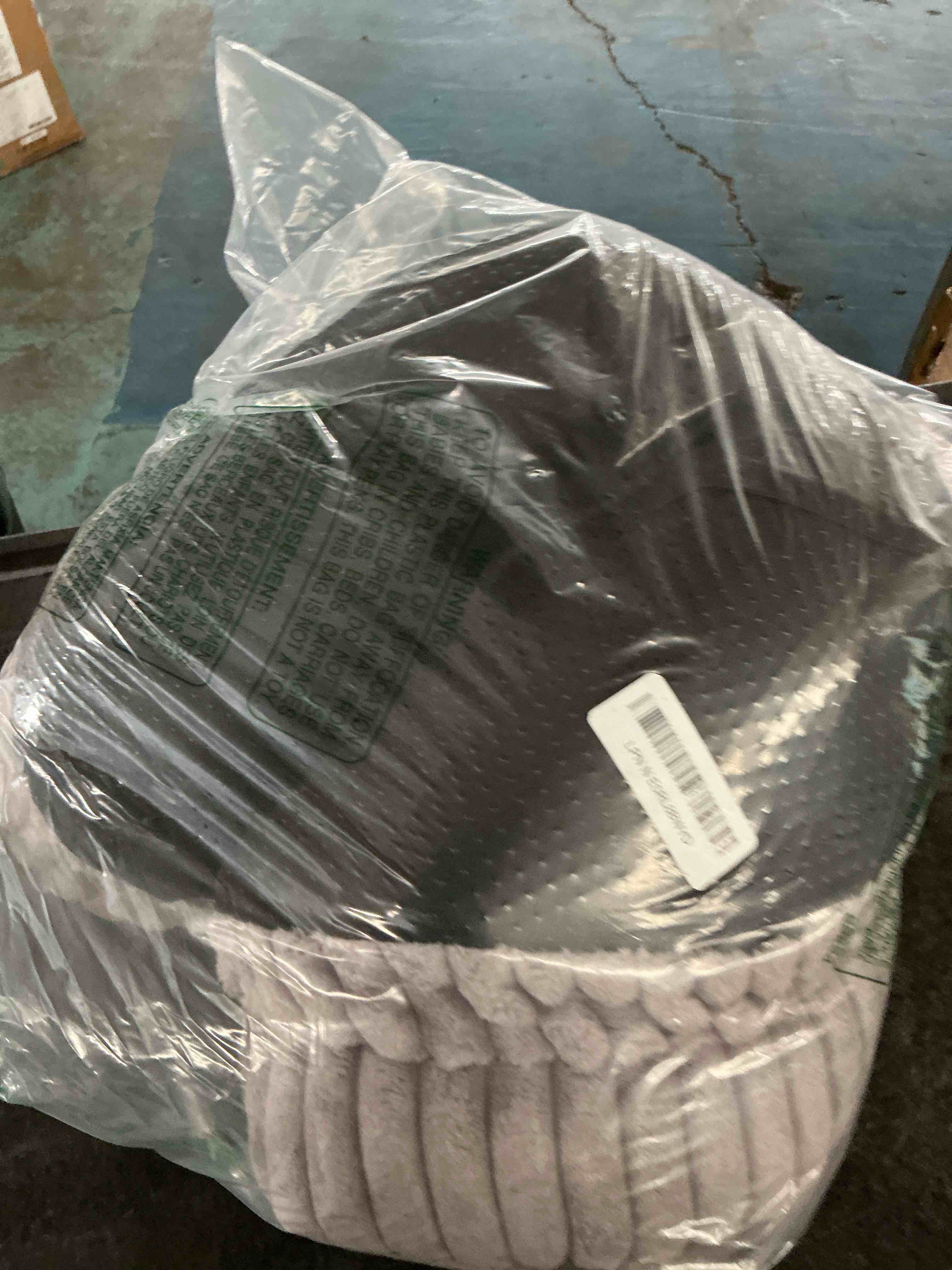 https://s3.amazonaws.com/lotting-images-prod/NonstopDeals/GRA3615383_1755813435738.jpeg