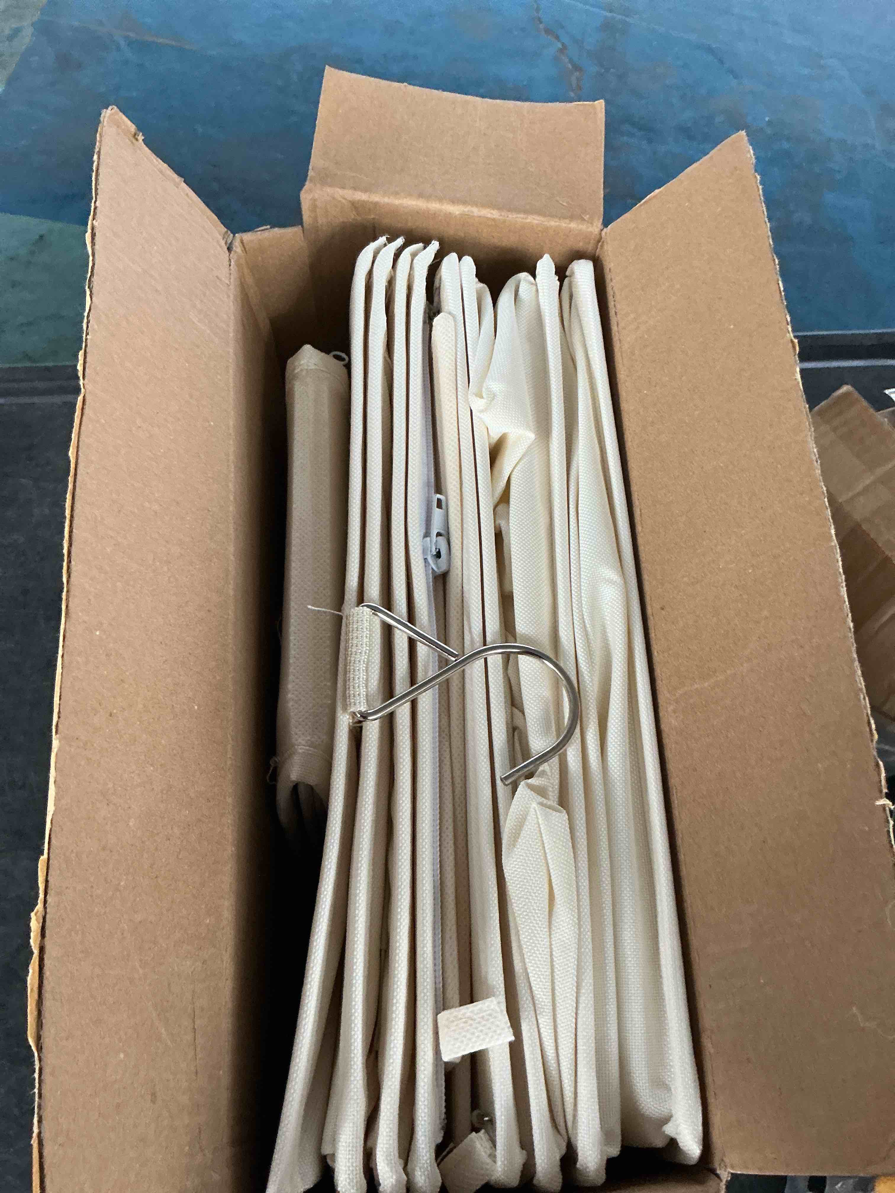 https://s3.amazonaws.com/lotting-images-prod/NonstopDeals/GRA3615475_1755894776403.jpeg