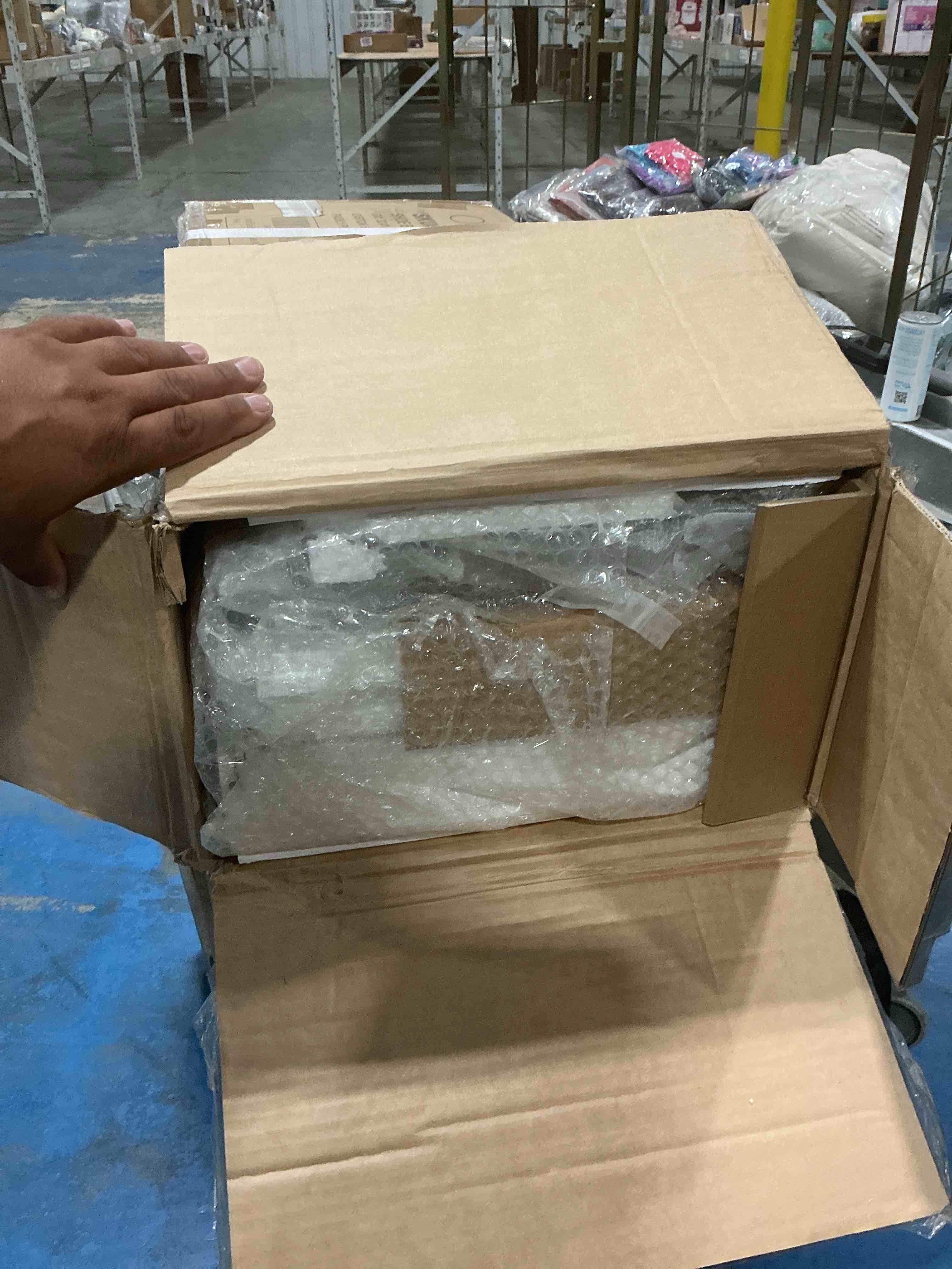 https://s3.amazonaws.com/lotting-images-prod/NonstopDeals/GRA3615561_1755909891095.jpeg