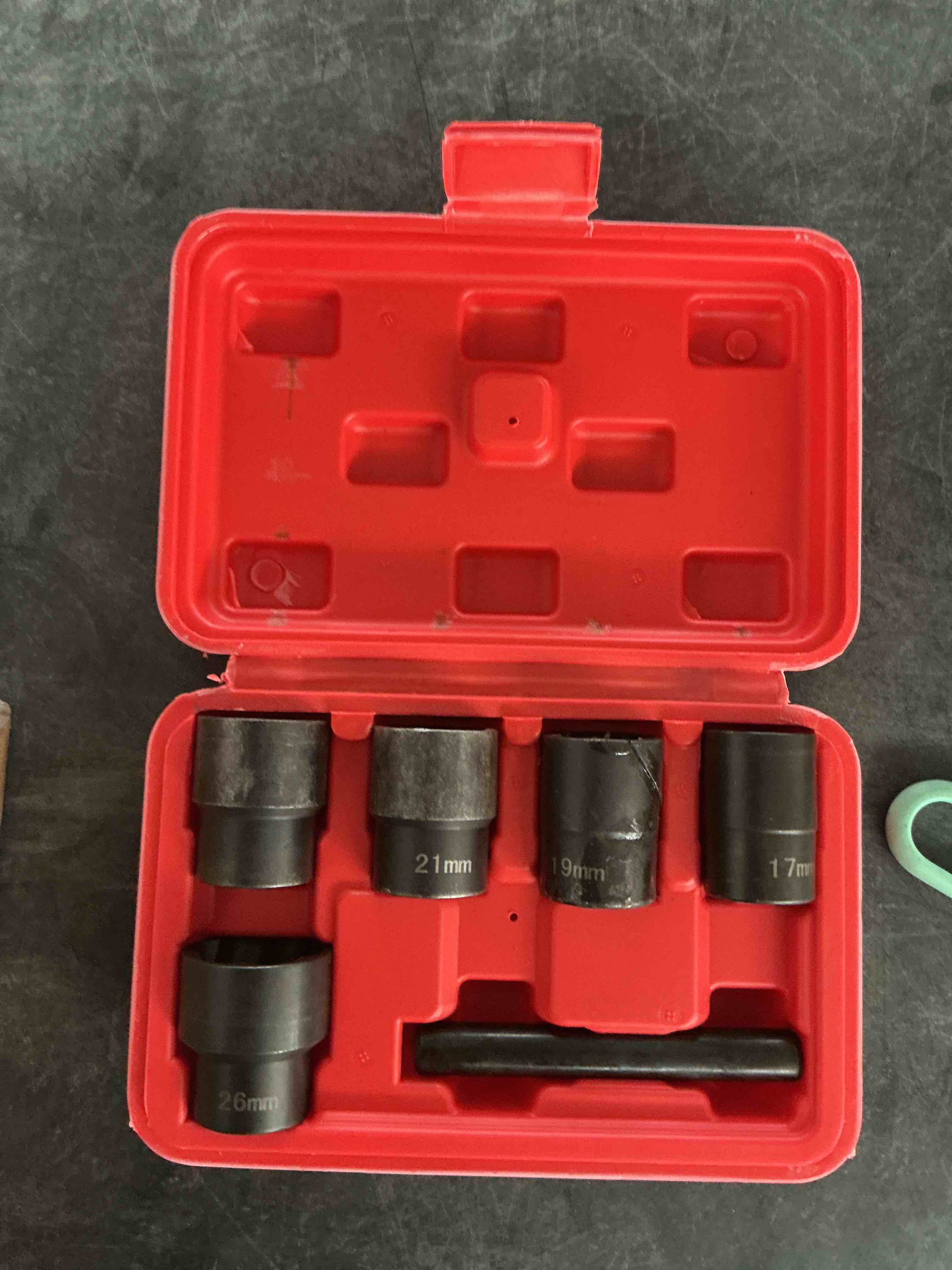 https://s3.amazonaws.com/lotting-images-prod/NonstopDeals/GRA3615804_1755979088661.jpeg