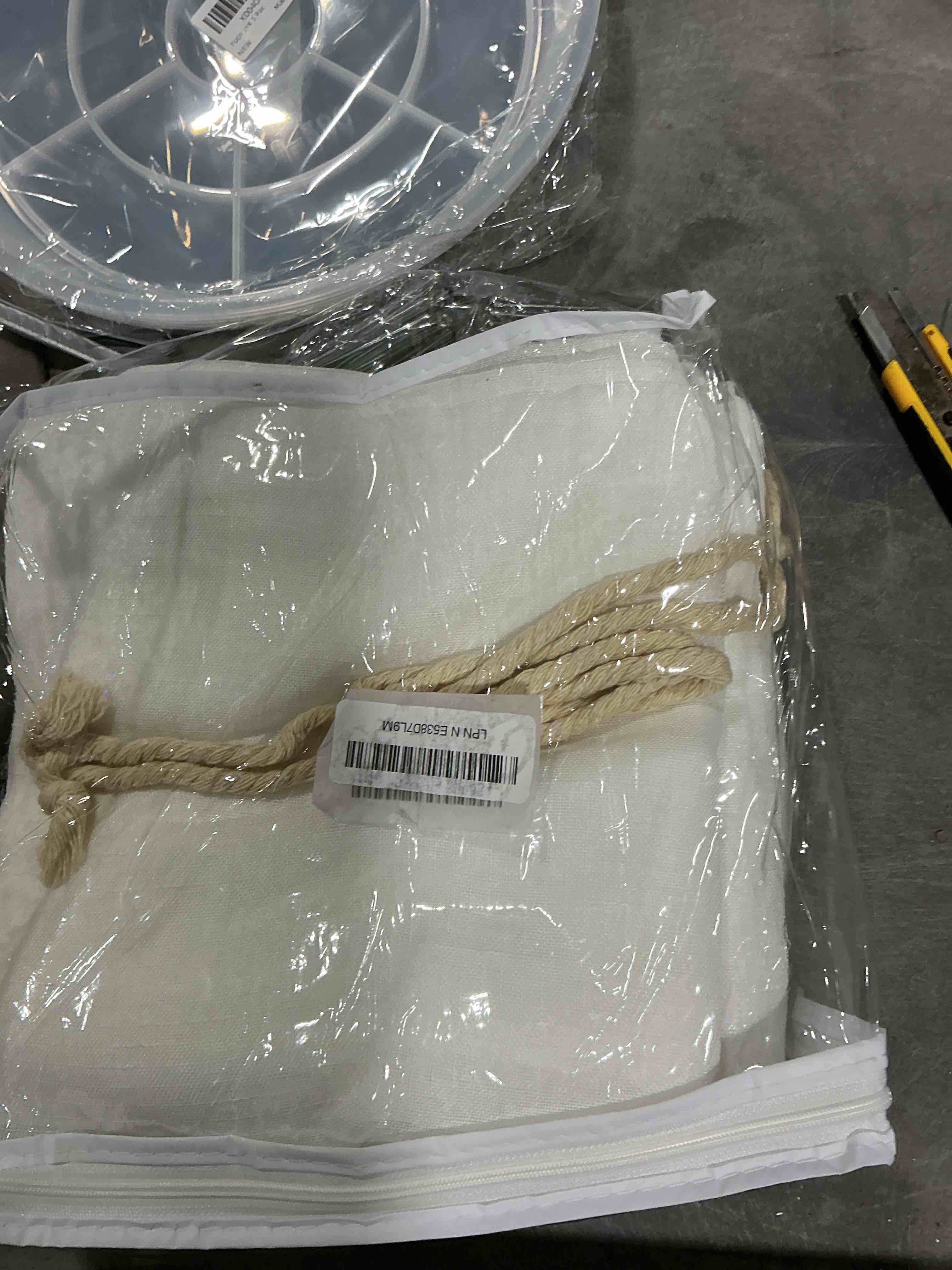 https://s3.amazonaws.com/lotting-images-prod/NonstopDeals/GRA3615837_1755994485849.jpeg
