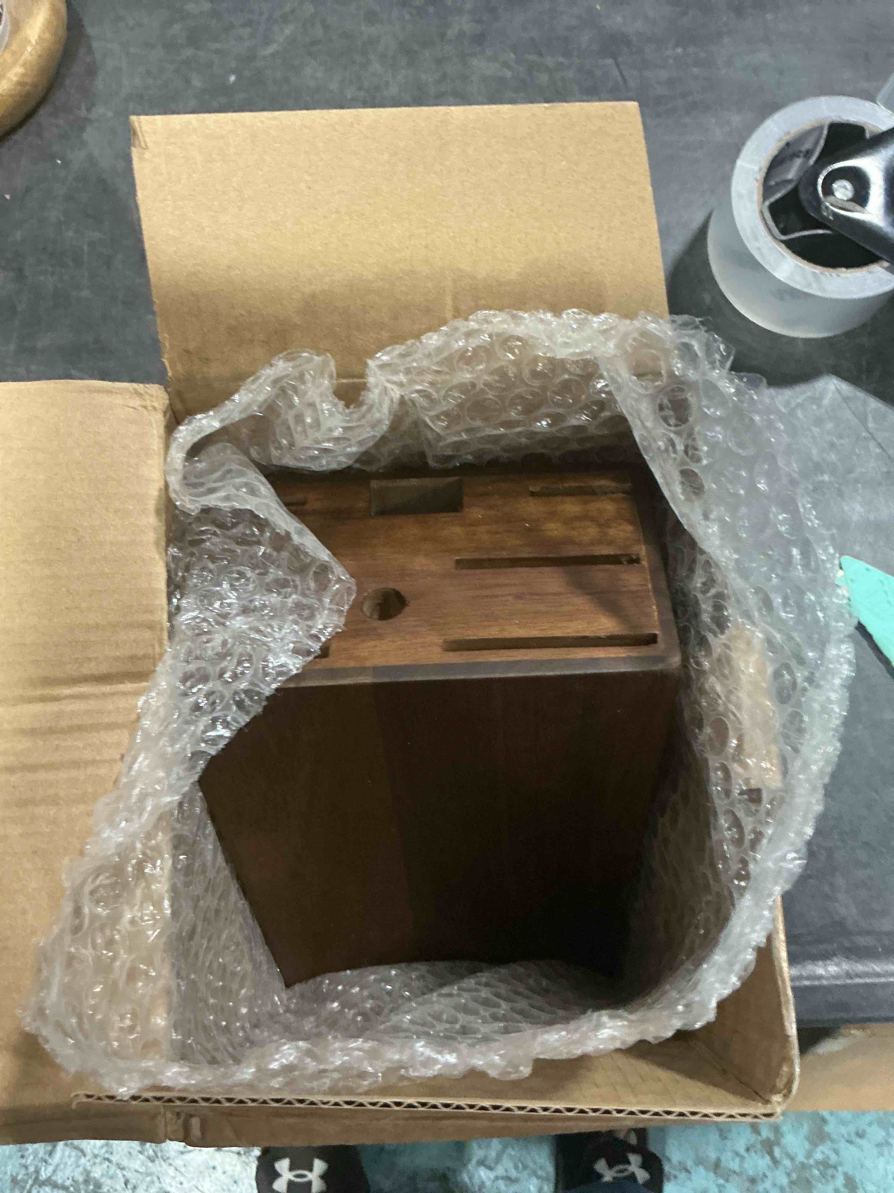 https://s3.amazonaws.com/lotting-images-prod/NonstopDeals/GRA3615872_1755995795297.jpeg