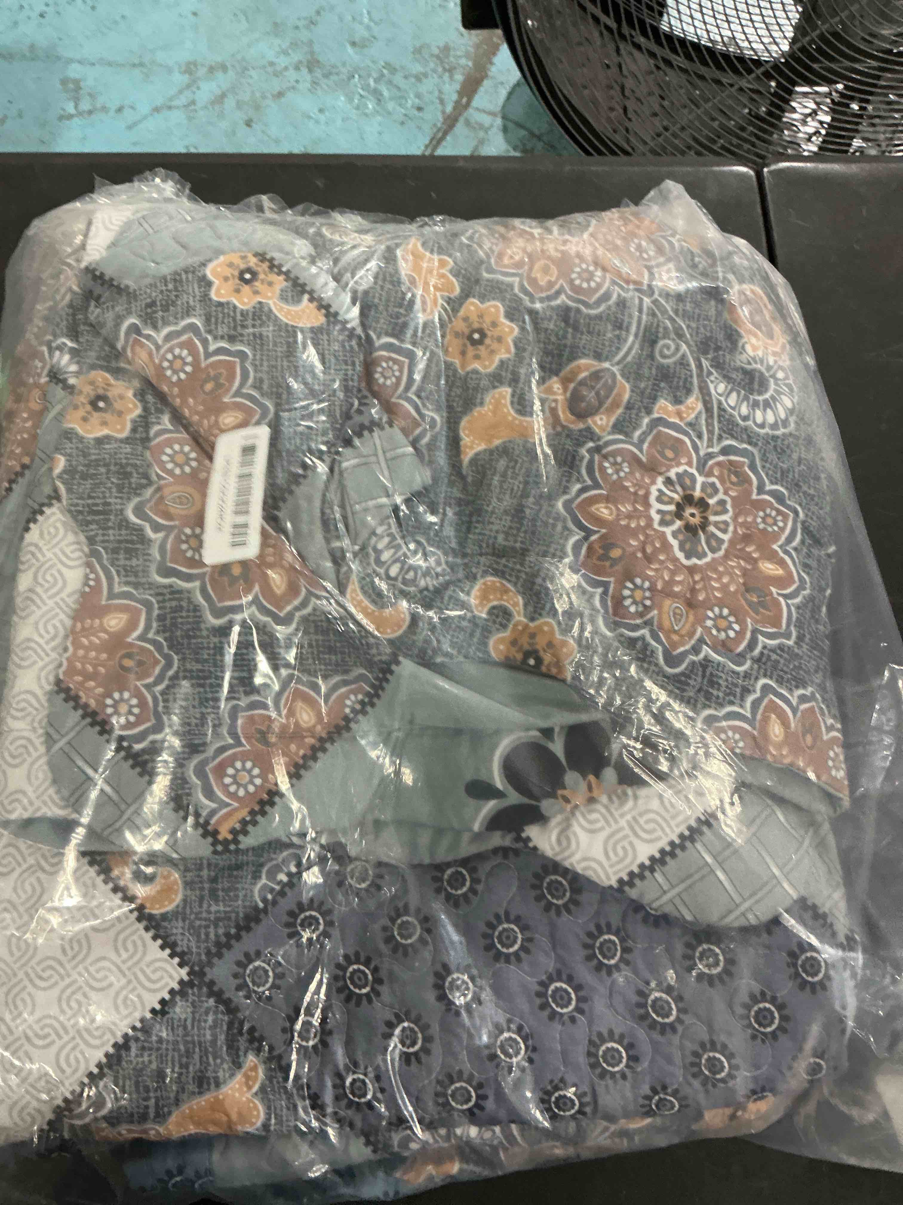https://s3.amazonaws.com/lotting-images-prod/NonstopDeals/GRA3615980_1756466189730.jpeg