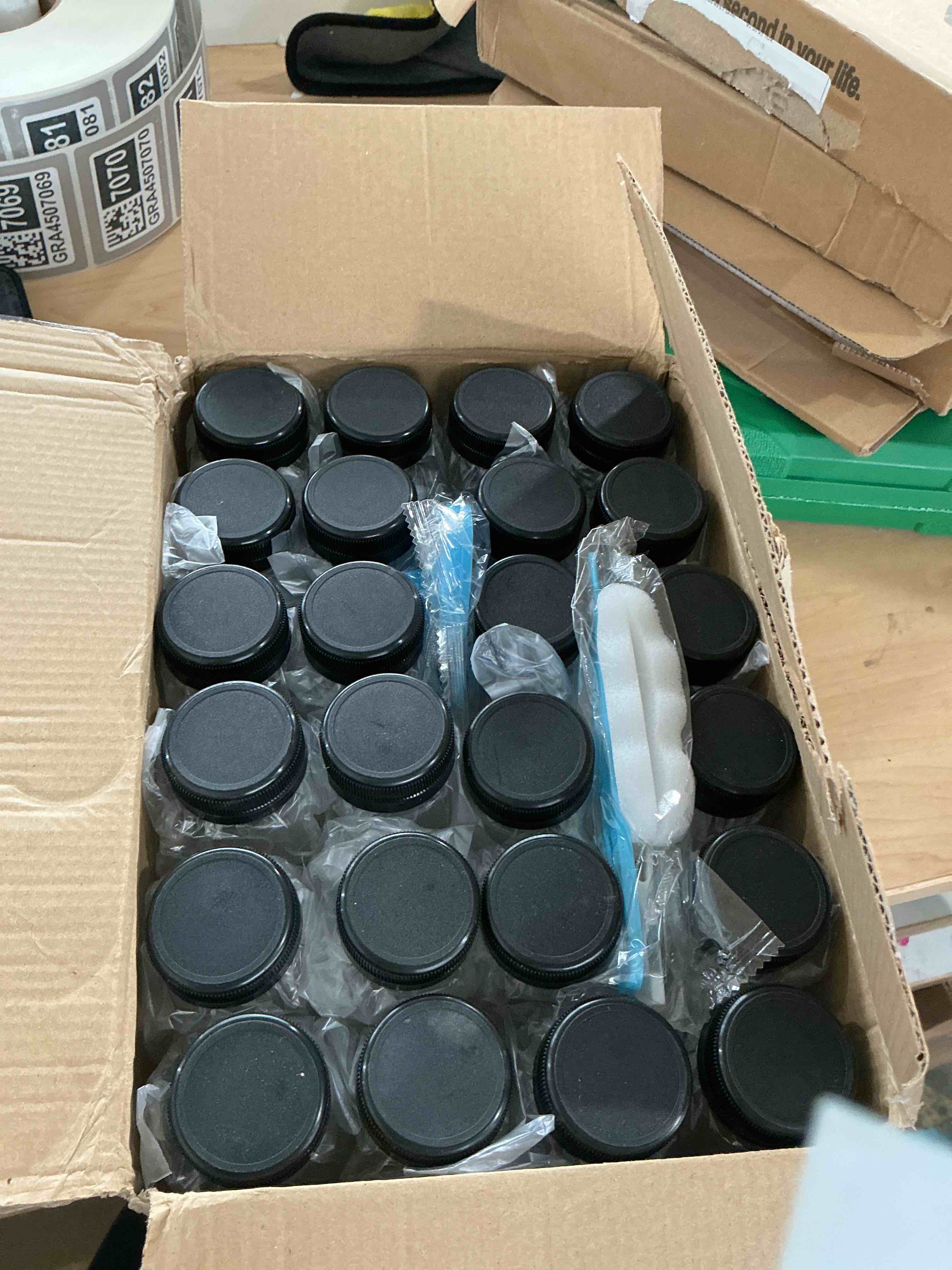 Condition photo showing New/Like New for moretoes 36pcs 16oz juice bottles, plastic bottles with lids, reusable clear containers for juice, smoothies, cola, water and other beverages