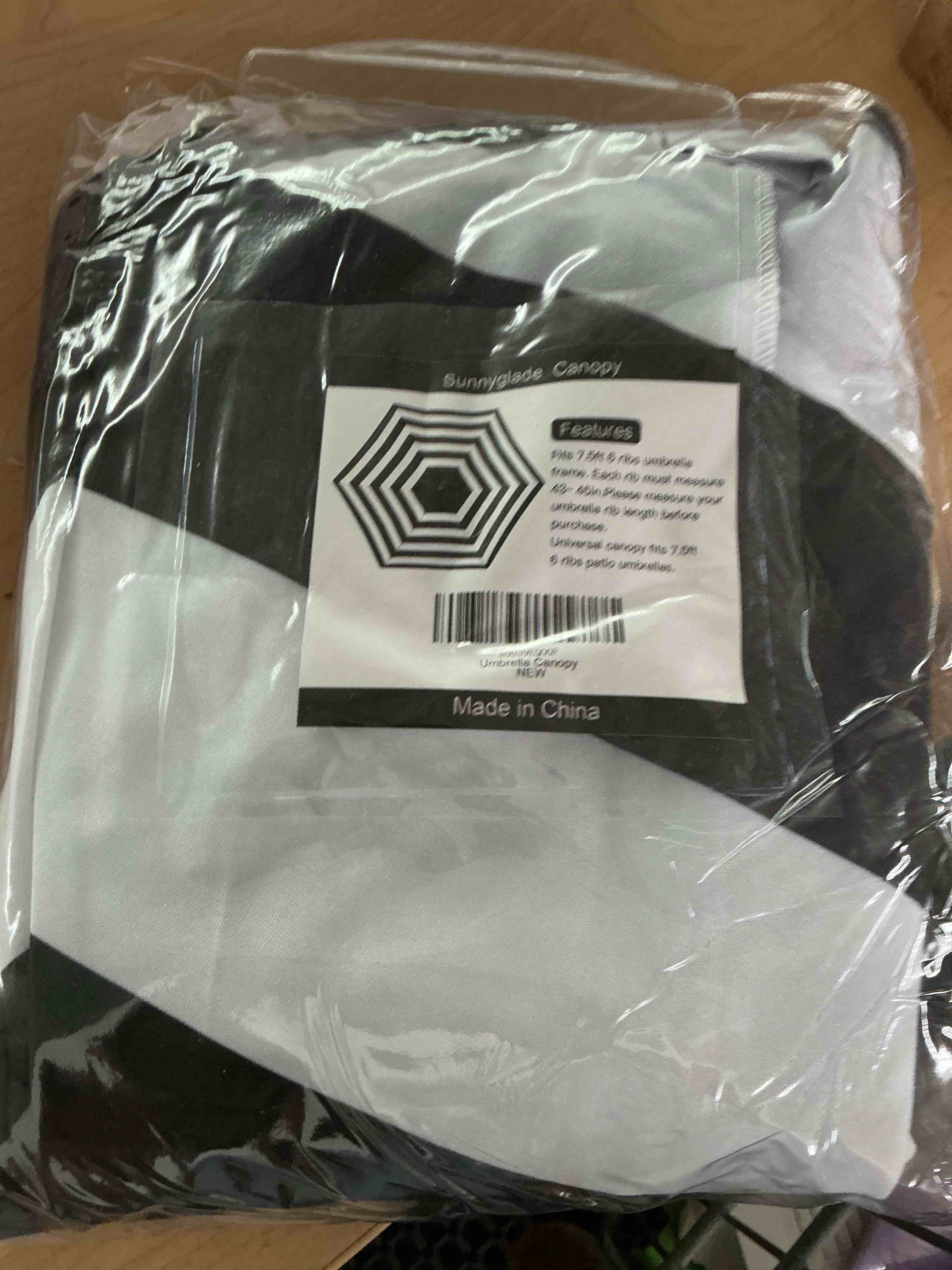 Condition photo showing New/Like New for sunnyglade 7.5ft patio umbrella replacement canopy market umbrella top outdoor umbrella canopy with 6 ribs