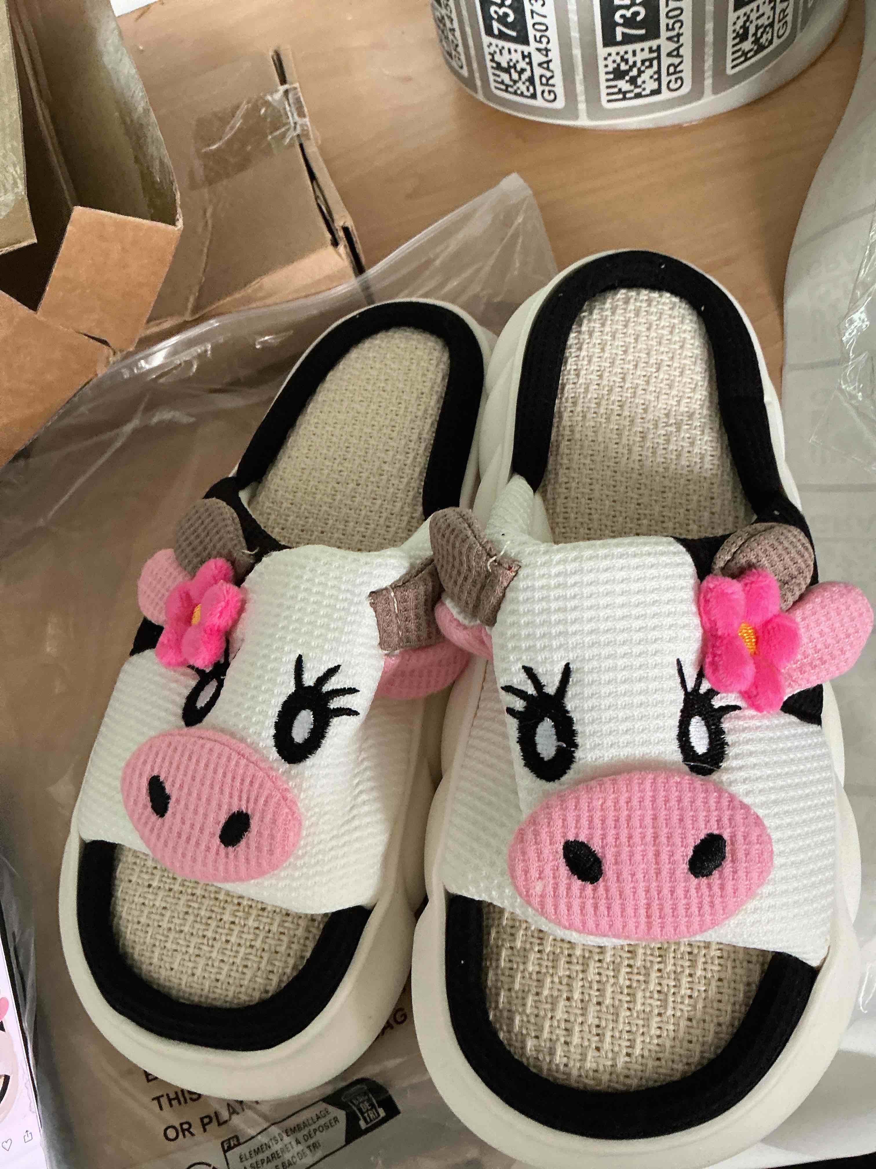 Condition photo showing New/Like New for cow linen slippers for women men, cute 3d cow print slides, breathable non-slip animal house shoes