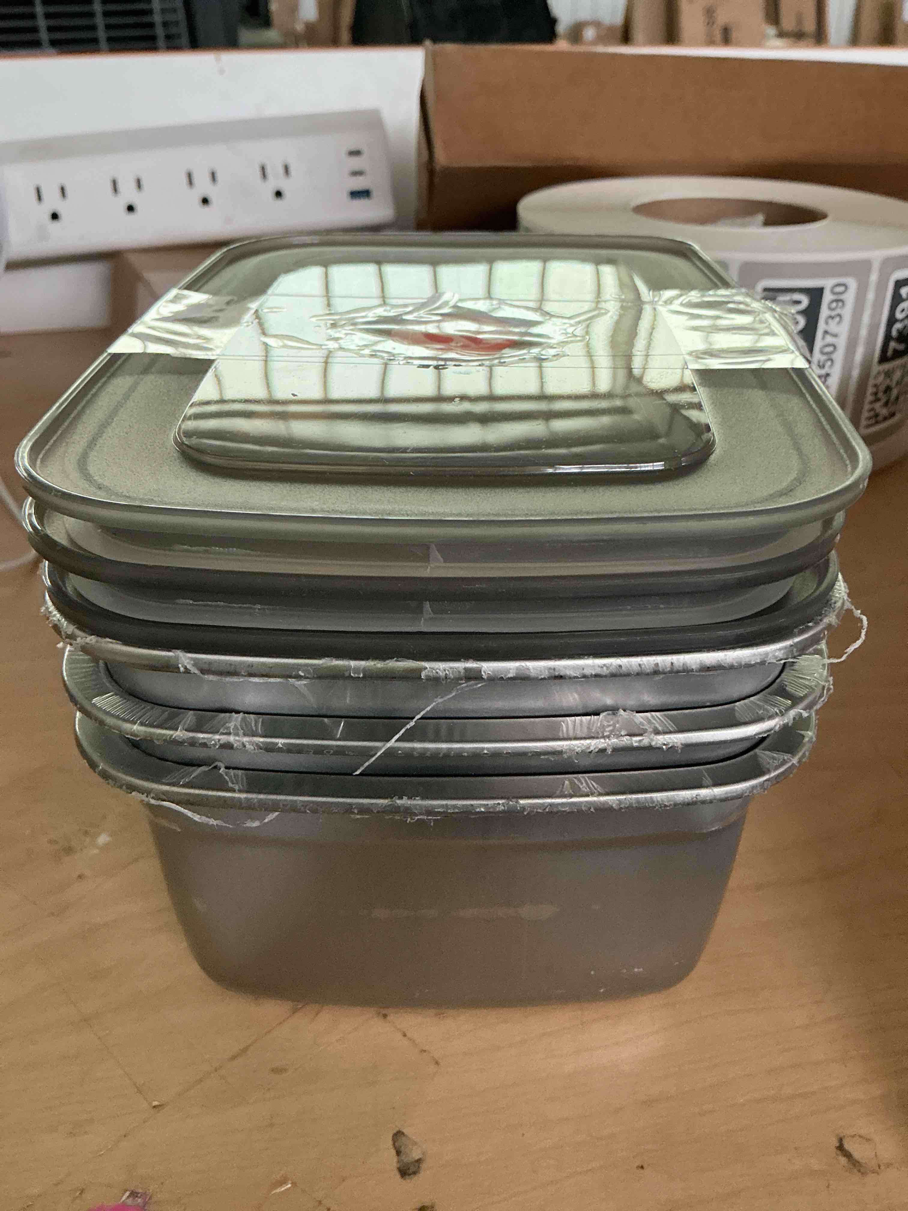 Condition photo showing New/Like New for 5 pack 37oz stainless steel food storage containers with leak-proof lids, stackable meal prep lunch boxes, bpa-free, dishwasher/freezer safe