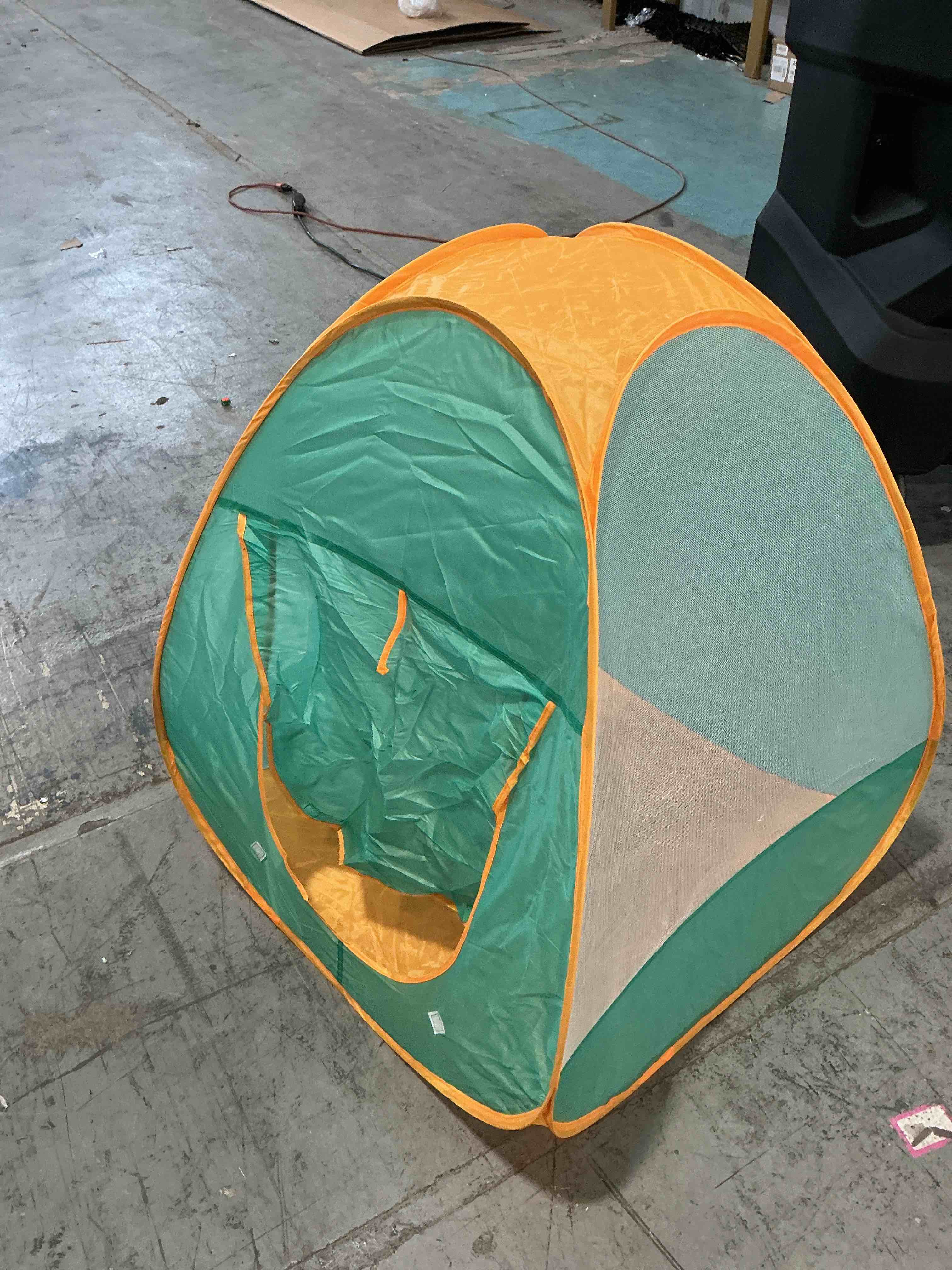 Condition photo showing New/Like New for kids pop up play tent,playhouse tent for boys girls babies and toddlers, play tent indoor outdoor use